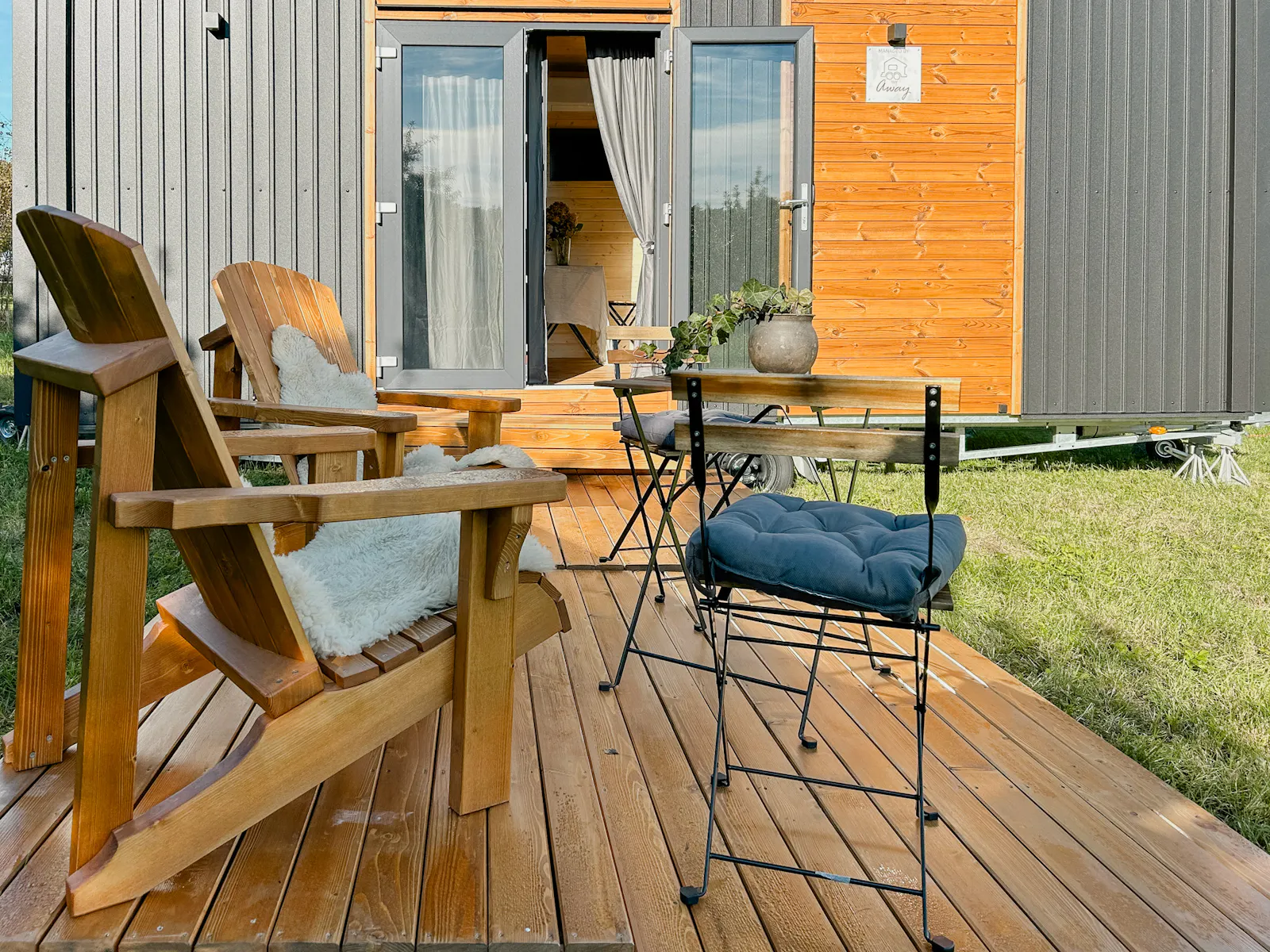 Minihus mellan åkrar och hav på Vässingsö – bild 20 av 24