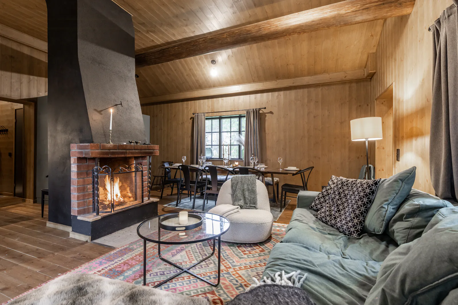 Modernt hus med bastu och fjällutsikt – bild 11 av 24