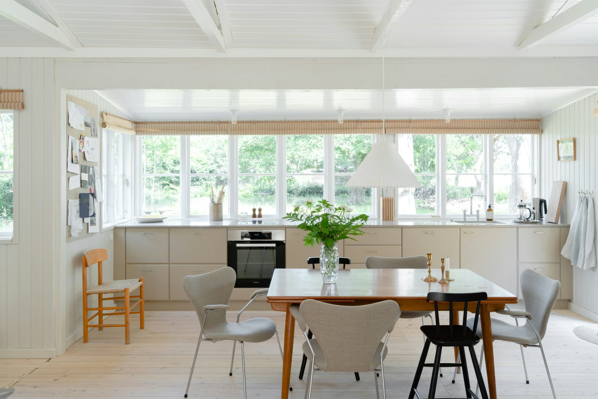 Summer houses with fantastic kitchens cover image