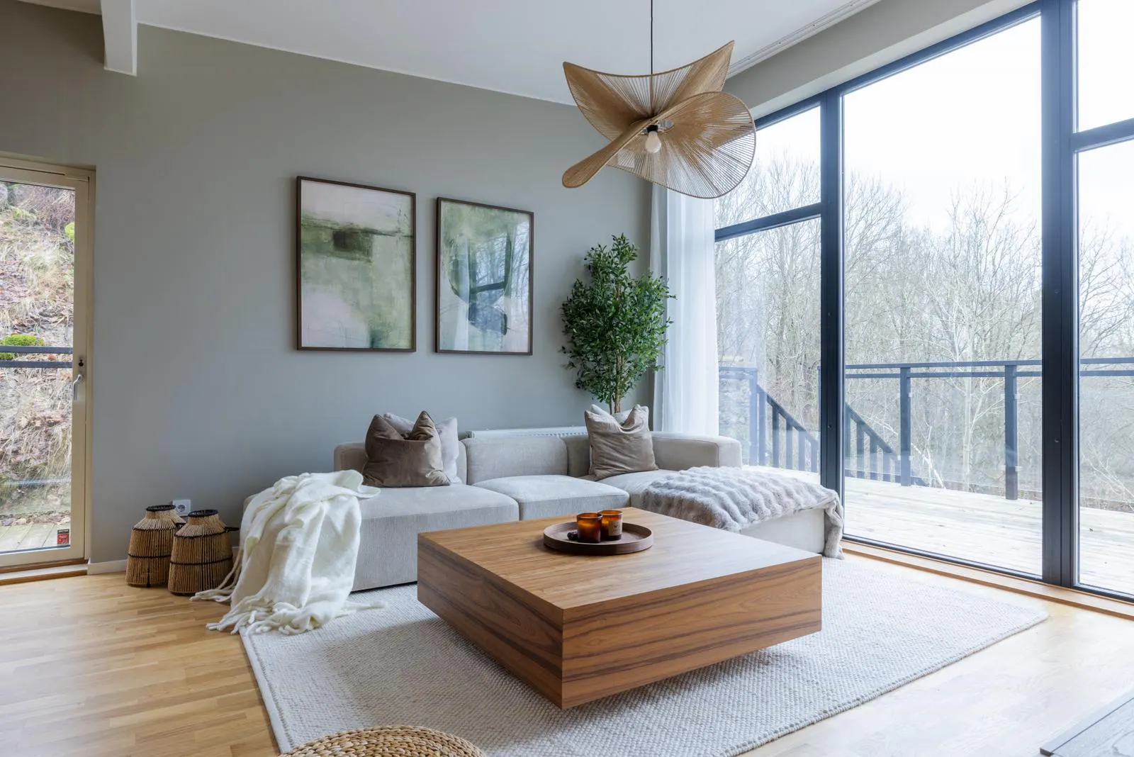 Modern skogsvilla med havsutsikt och bastu – bild 10 av 24