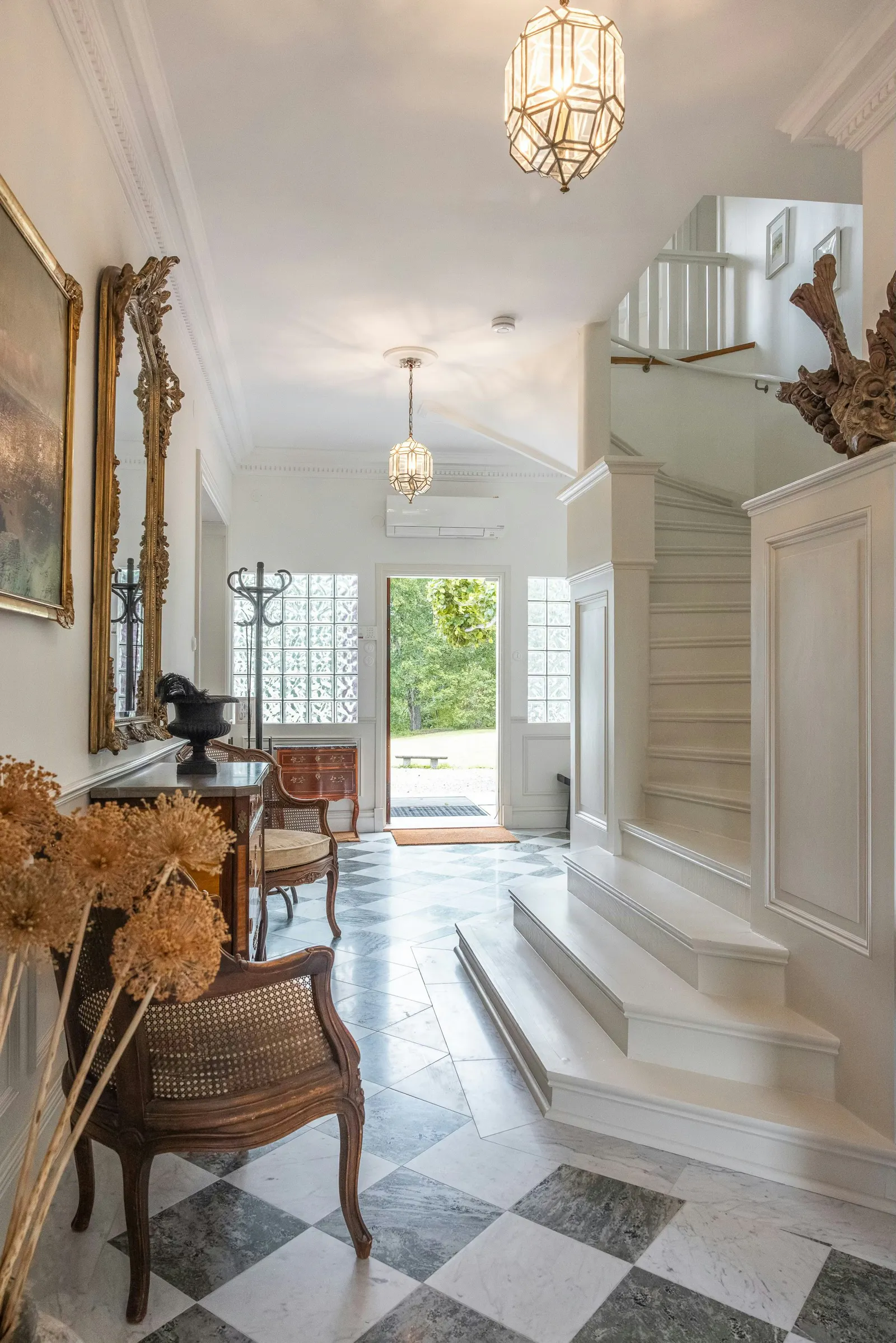 Herrgårdsvilla med sjöhus nära Stockholm – bild 16 av 24