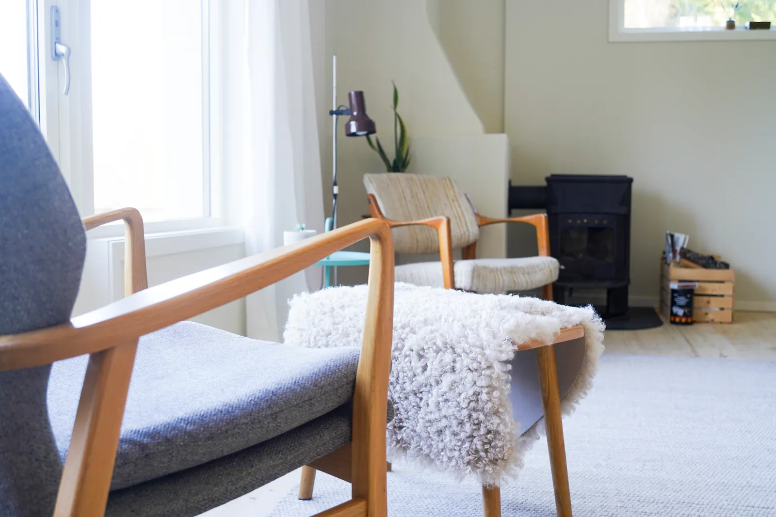 Skogsnära stuga med utsikt över Västra Öresjön – bild 12 av 24