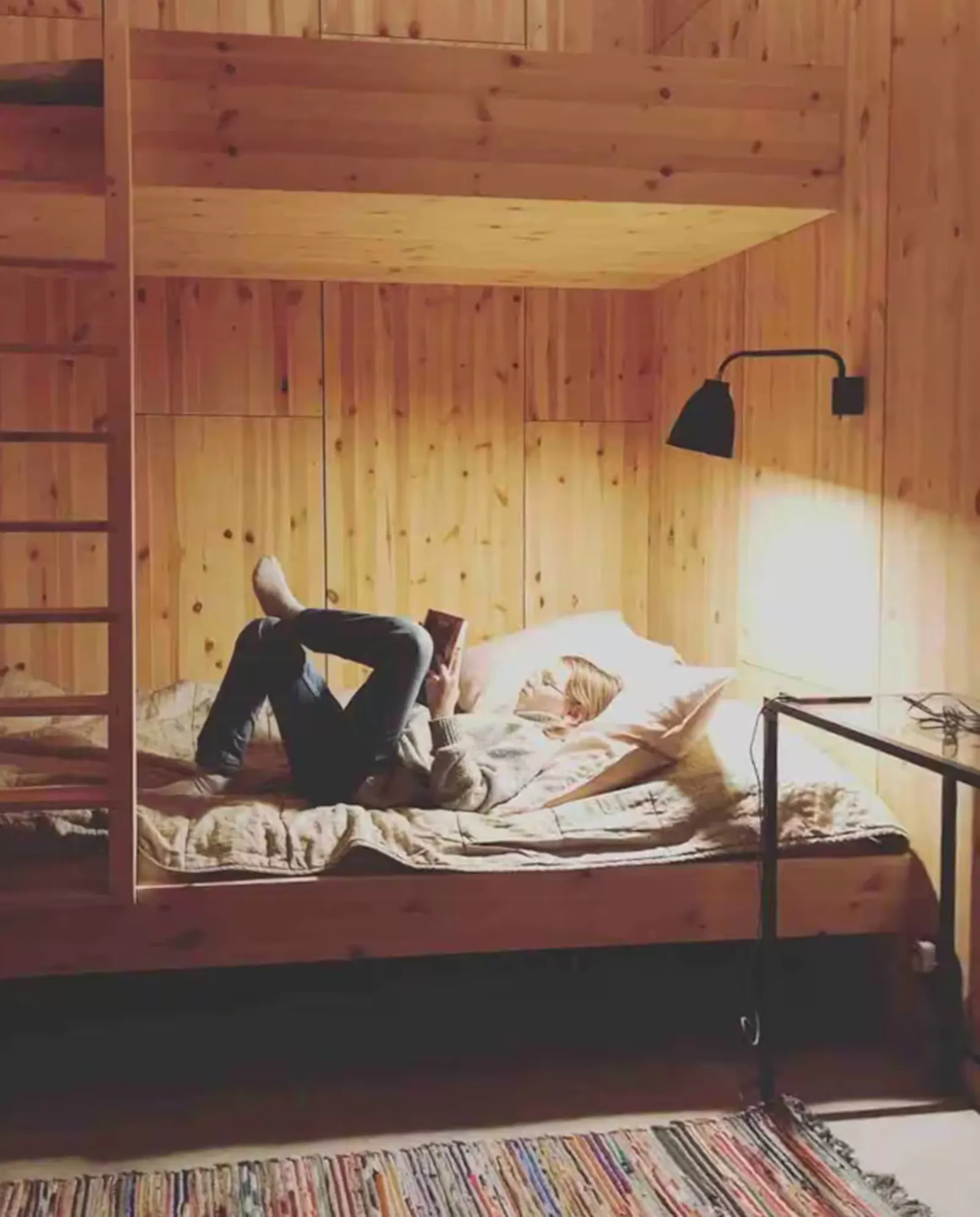 Arkitektritat hus vid Malö strömmar – bild 8 av 16