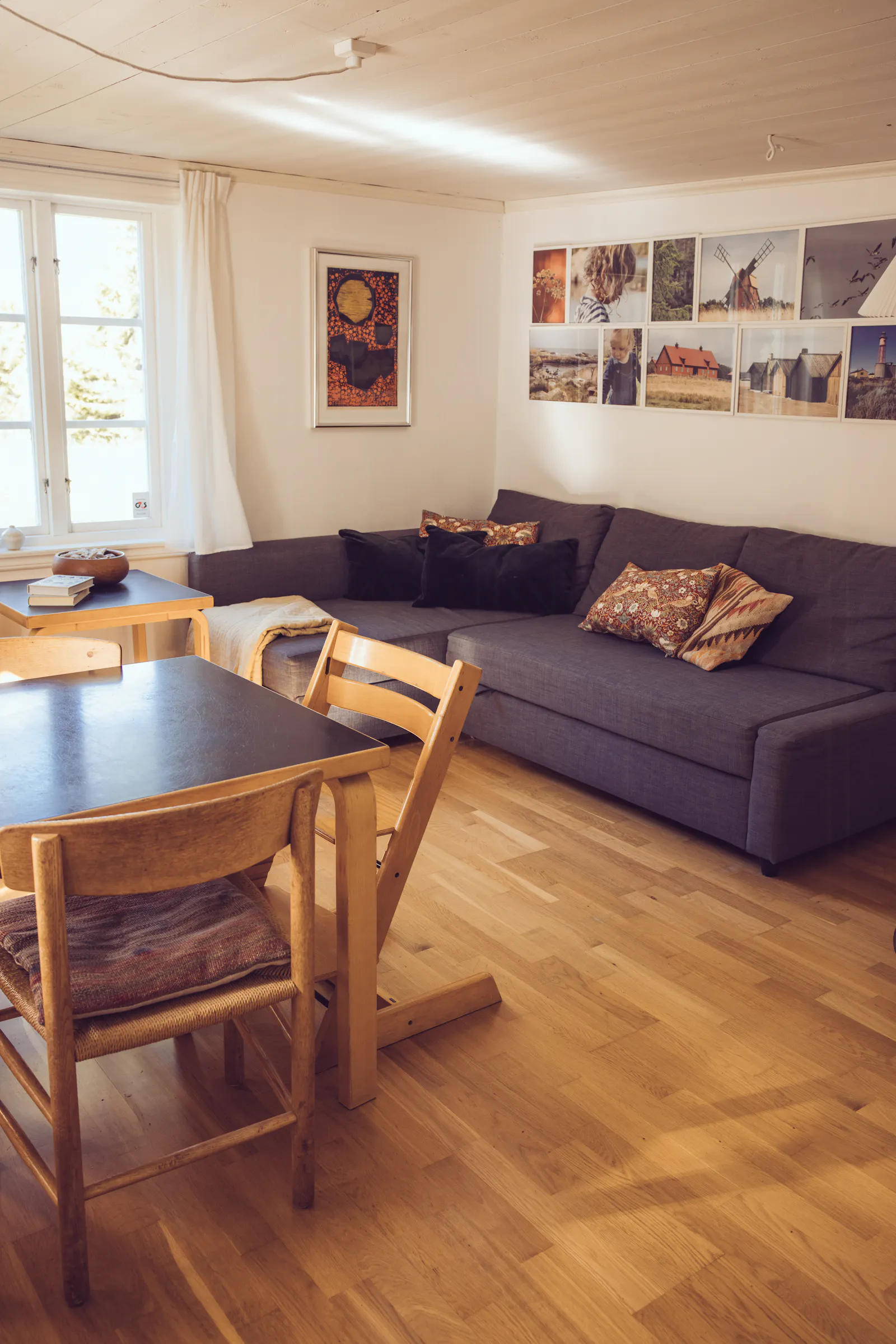 Svenskt timmerhus i naturskön miljö – bild 6 av 24