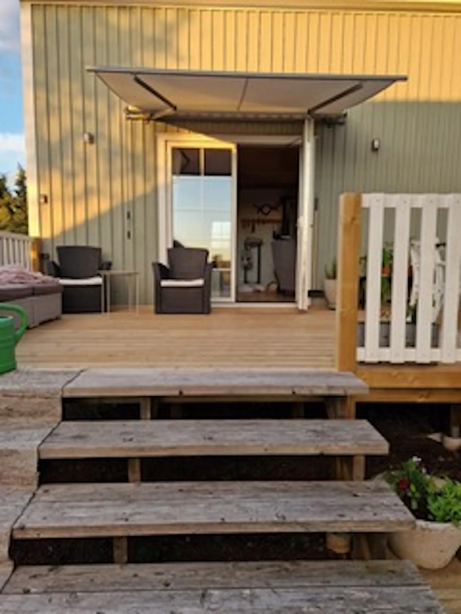 En lugn oas med härlig villaträdgård – bild 22 av 24