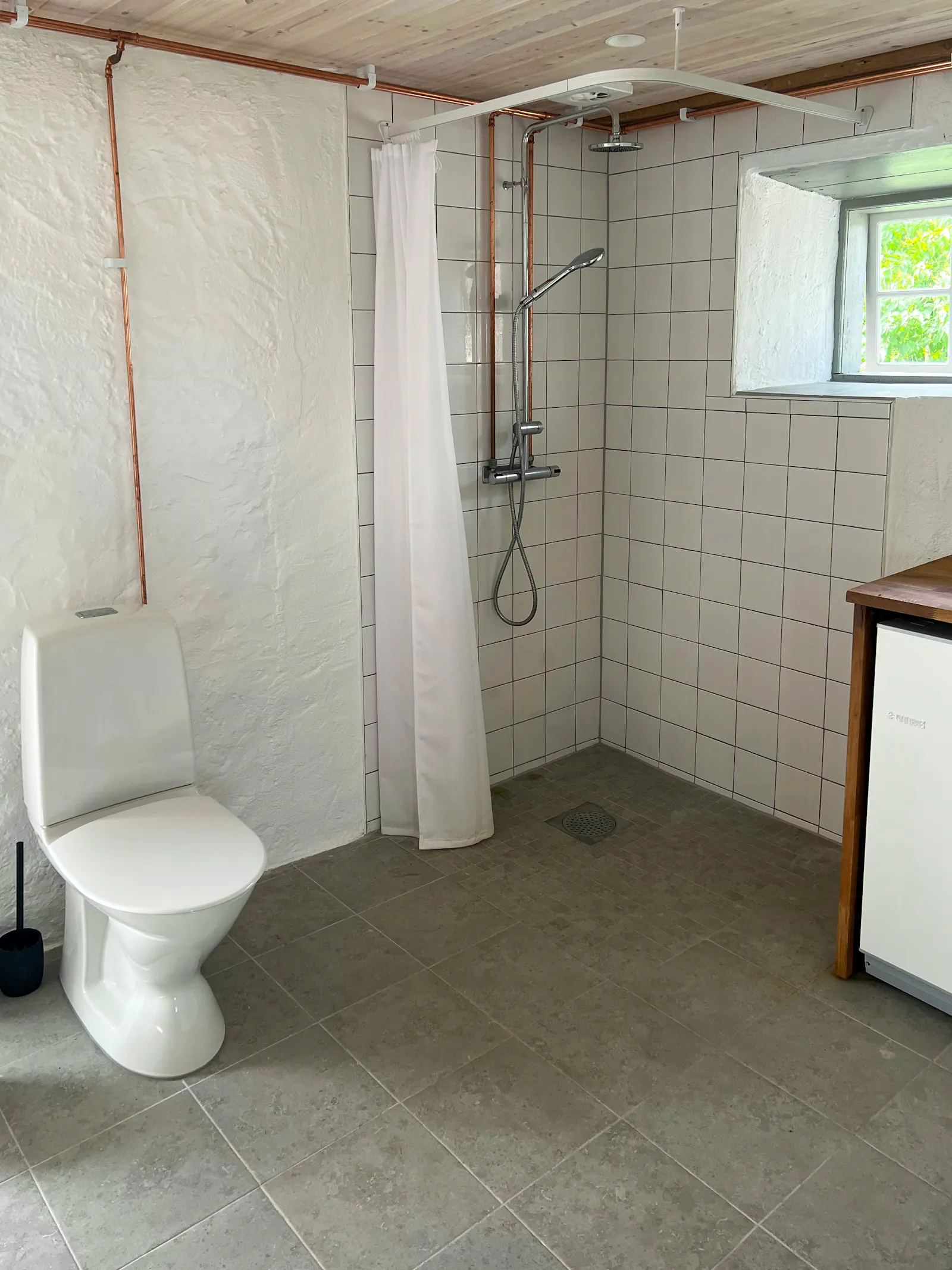 Kalkstenhus nära Hoburgsgubben på Gotland – bild 18 av 24