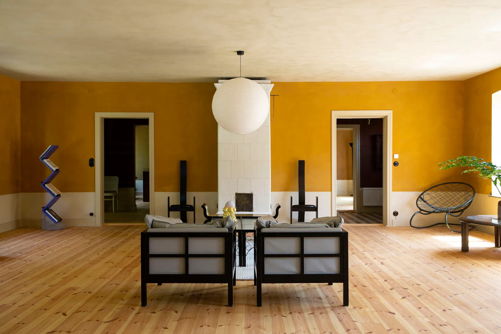 Stilfull gård med designinteriör på Österlen – bild 15 av 24