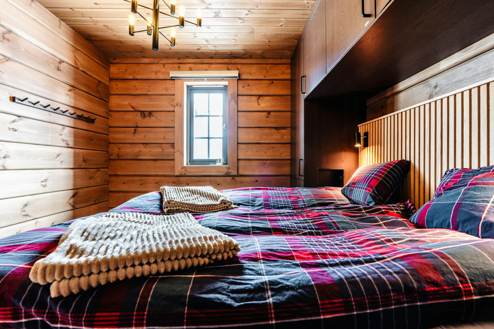 Fjällstuga med hög takhöjd och plats för 11 gäster – bild 18 av 24