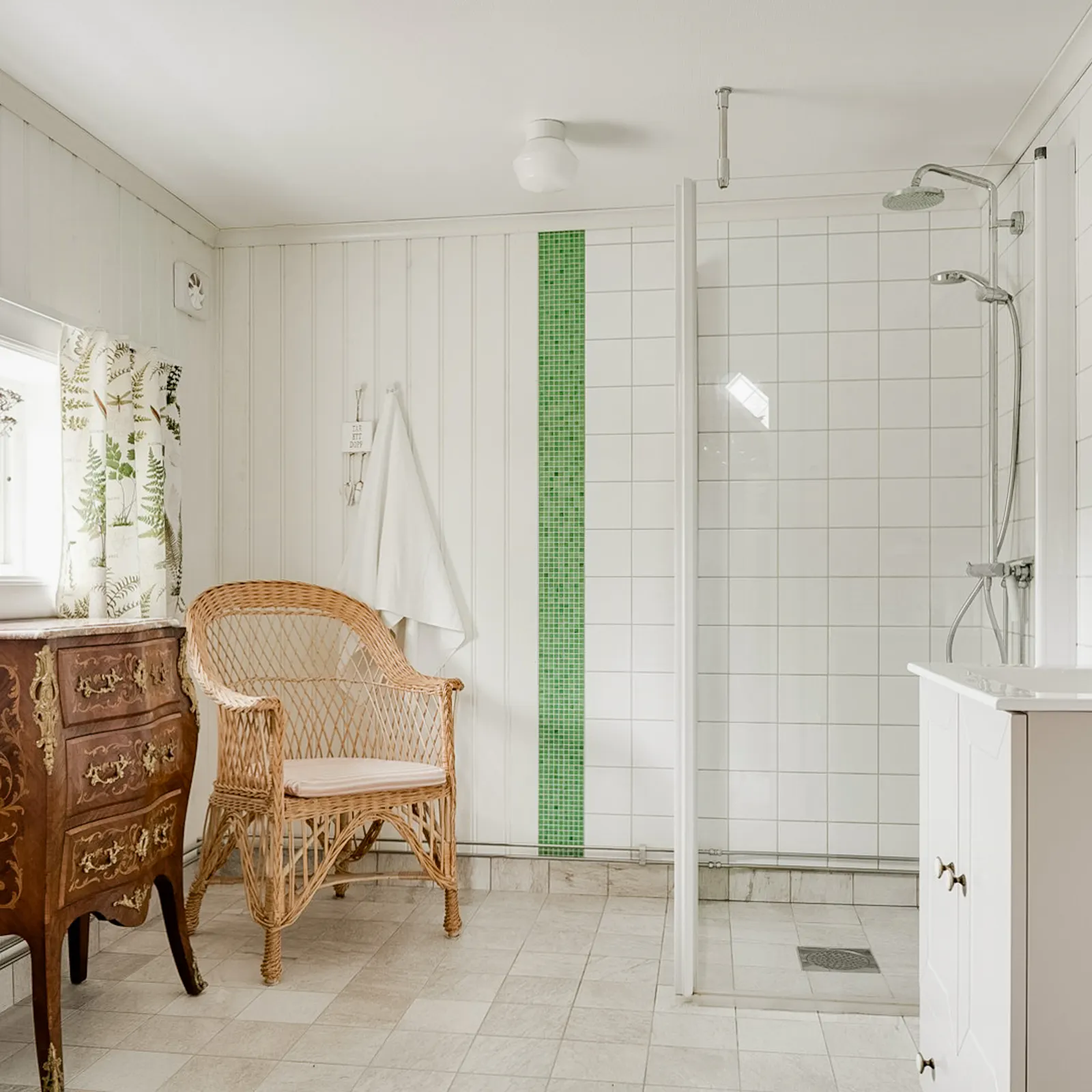 Renoverad ladugård från 1850 i Smålands skogar – bild 10 av 24