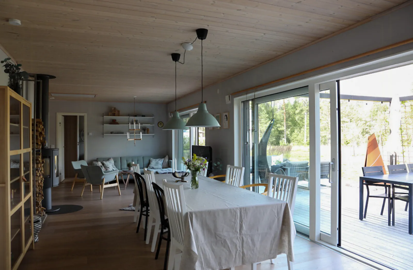 Sjöstuga med solnedgångar över Försjön – bild 7 av 24