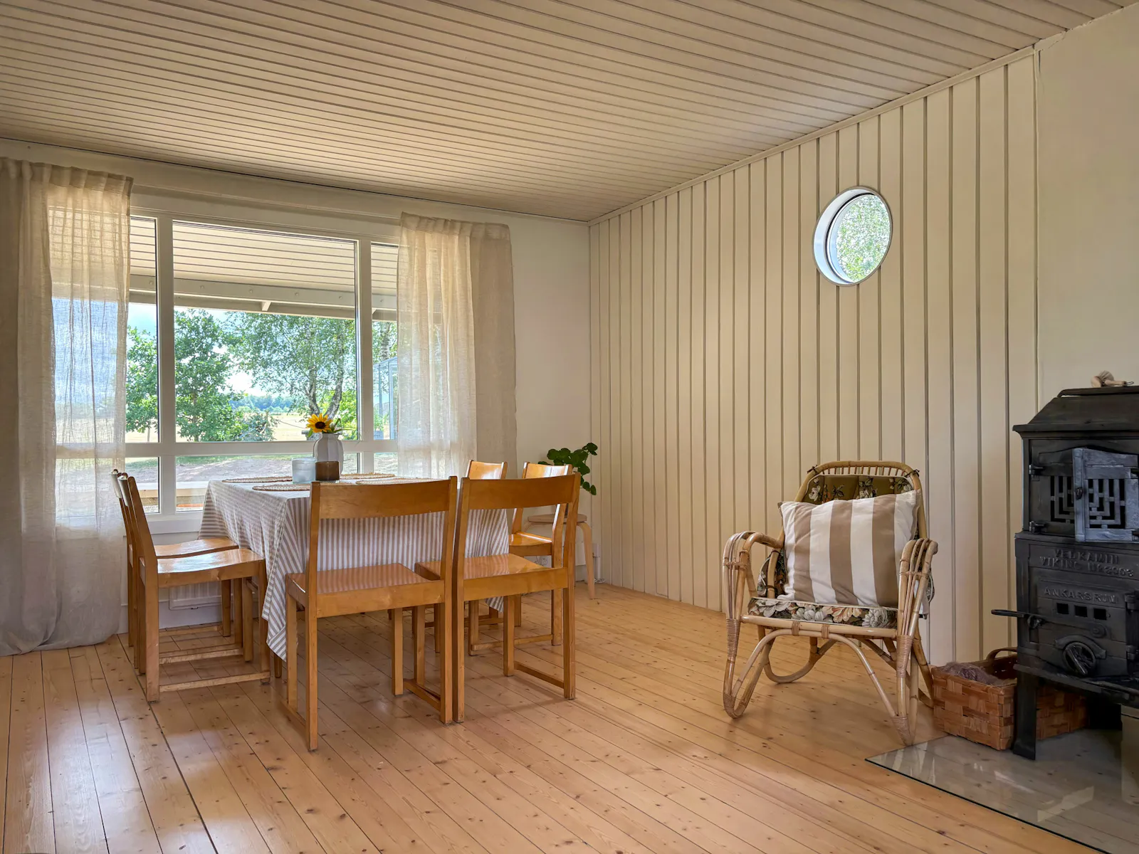 Semesterhus i gamla fiskebyn Vitemölla – bild 2 av 18