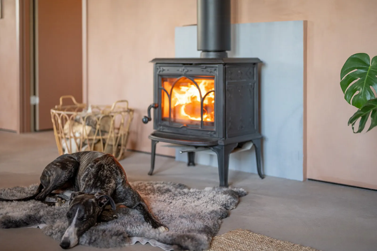 Designad stuga med gästhus vid Mullsjön – bild 10 av 24