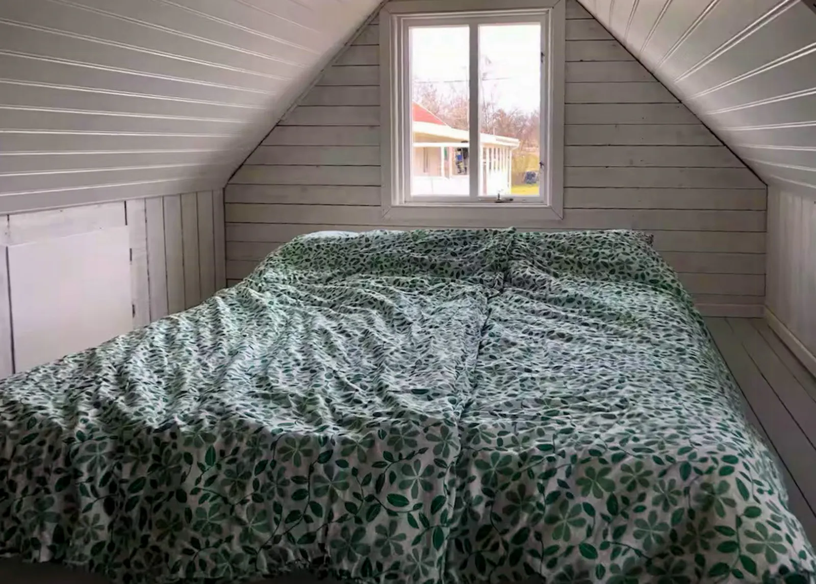 Skärgårdsstuga med gästhus på Sturkö – bild 8 av 19