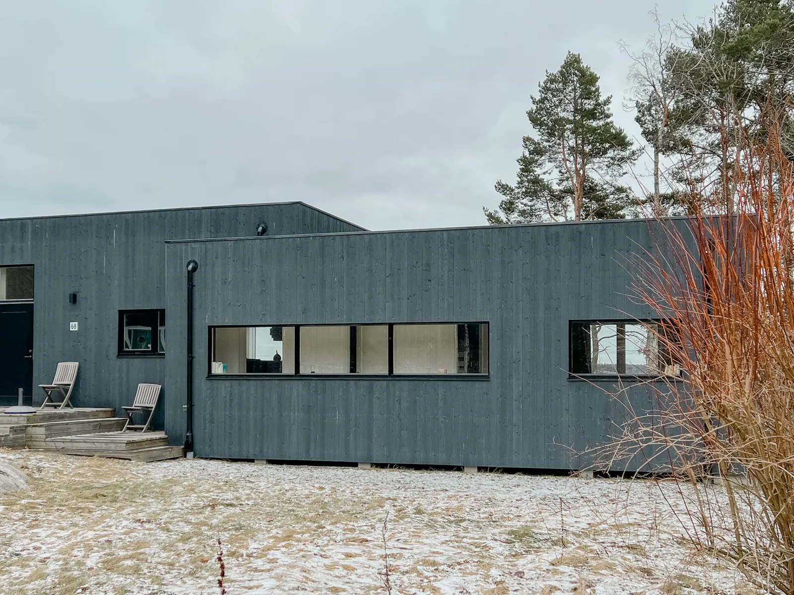 Skärgårdshus med havsutsikt och naturlig charm – bild 17 av 21