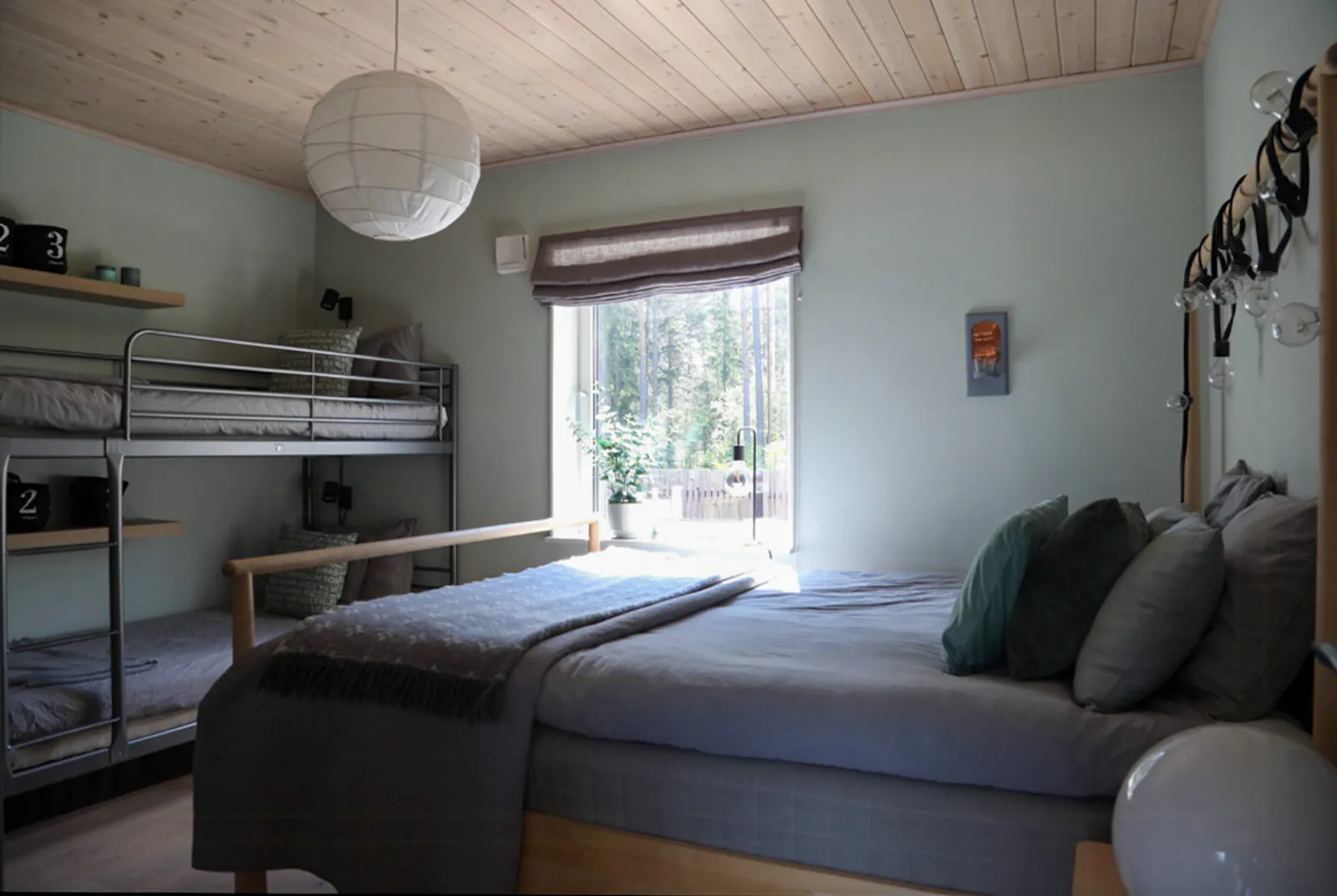 Sjöstuga med solnedgångar över Försjön – bild 11 av 24