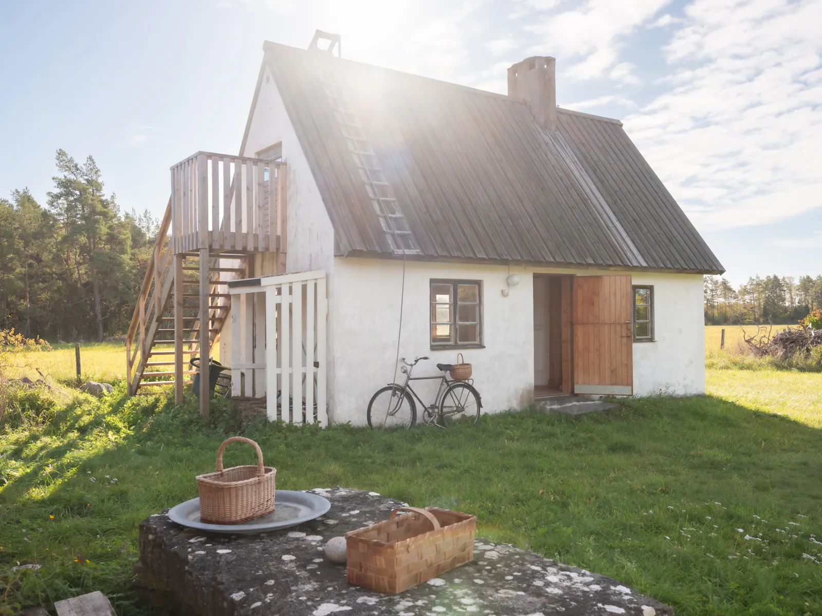 1800-talsgård i kalksten på Gotlands Hangvar – bild 18 av 24