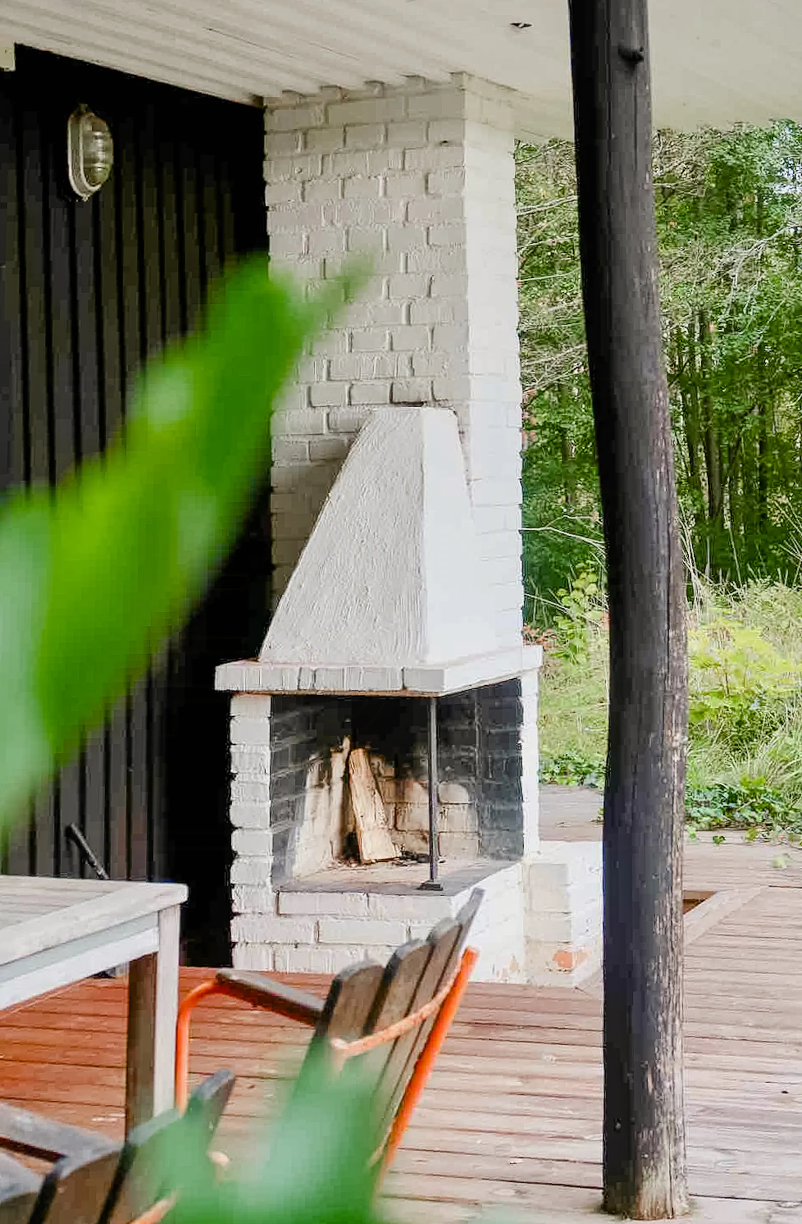 Arkitektritad stuga från 60-talet mitt i skogen – bild 23 av 24