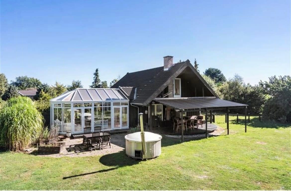 Reduserte priser – samme nøye utvalgte retreat i Nord-Sjælland cover image