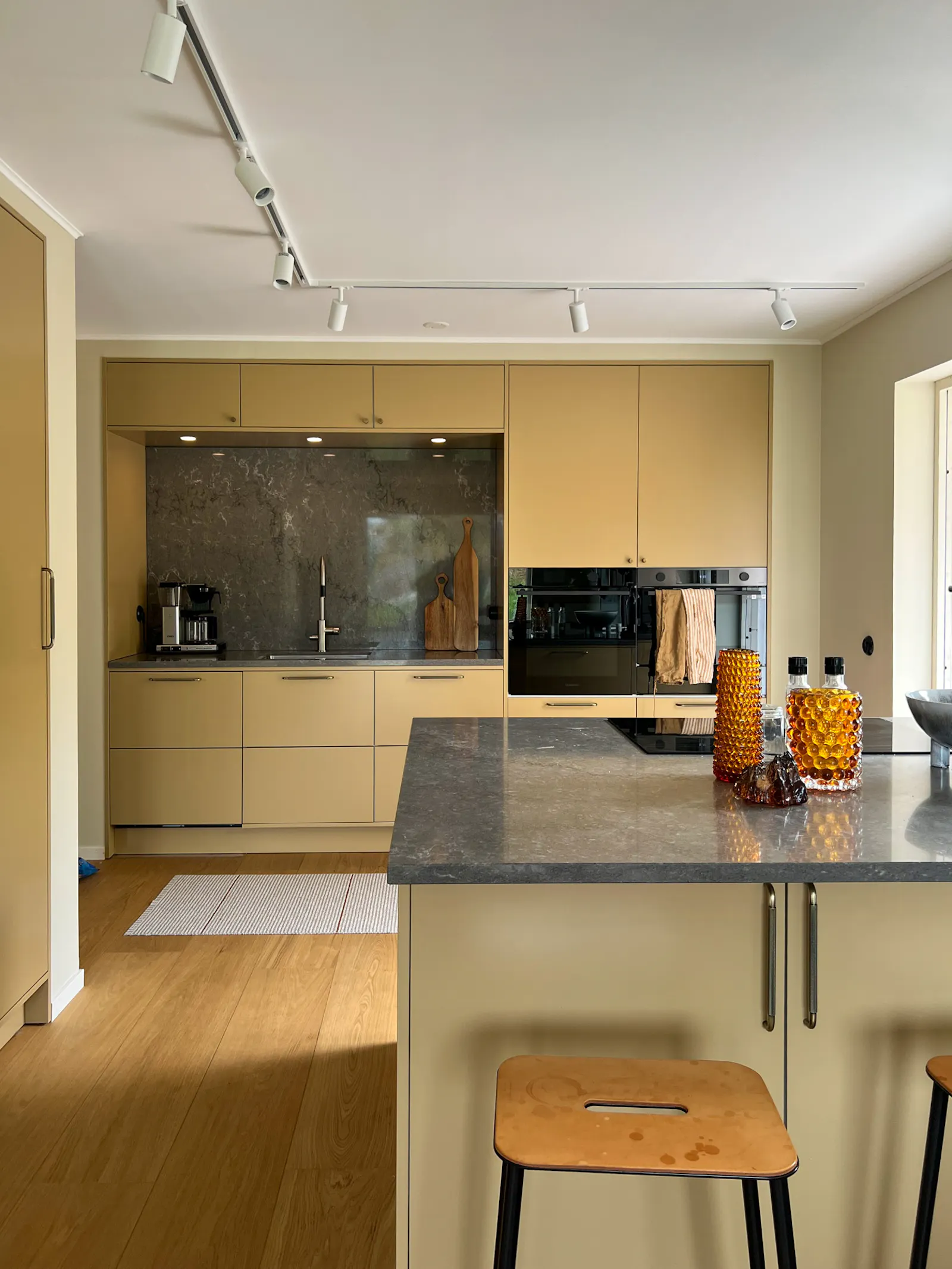 Hus på Ramberget i Mollösund – bild 2 av 24