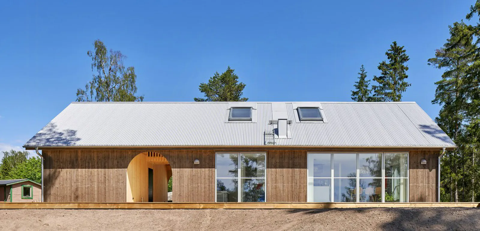Modernt hus i Staveström, Stockholms skärgård – bild 2 av 24