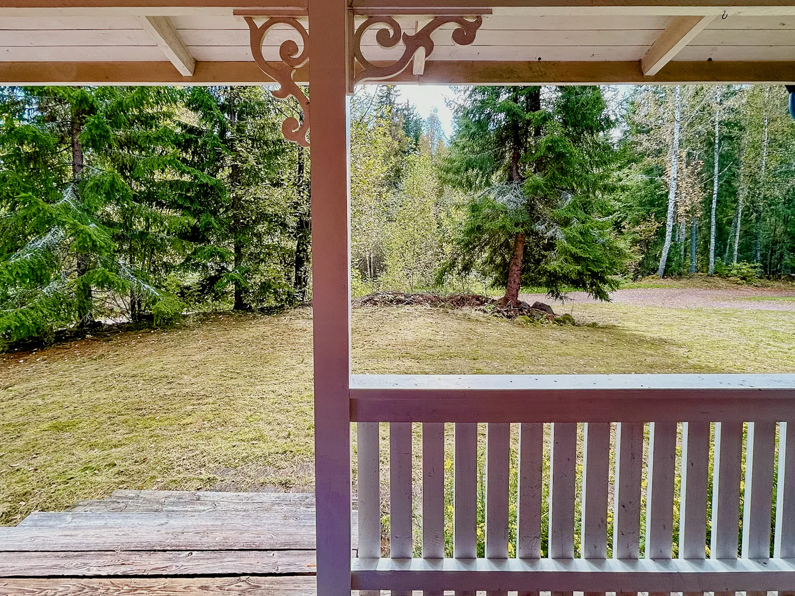 Rött skogshus med bastu nära Sunne – bild 2 av 24