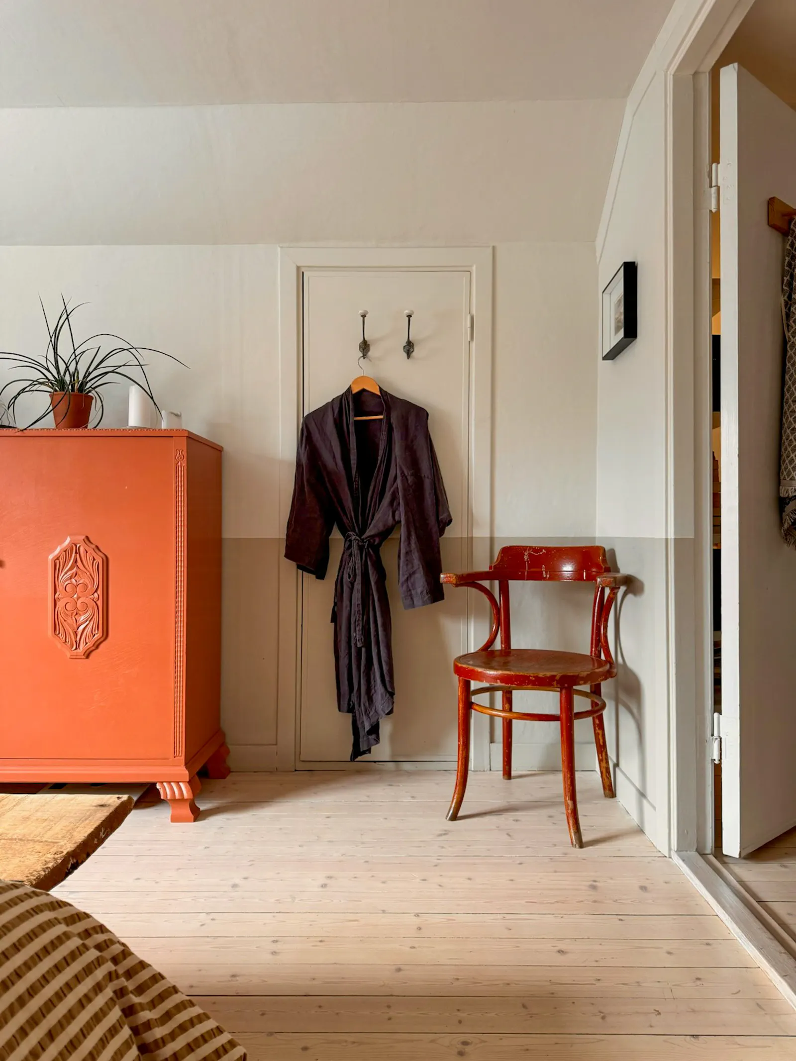 Mysigt hus omgivet av naturen – bild 12 av 17