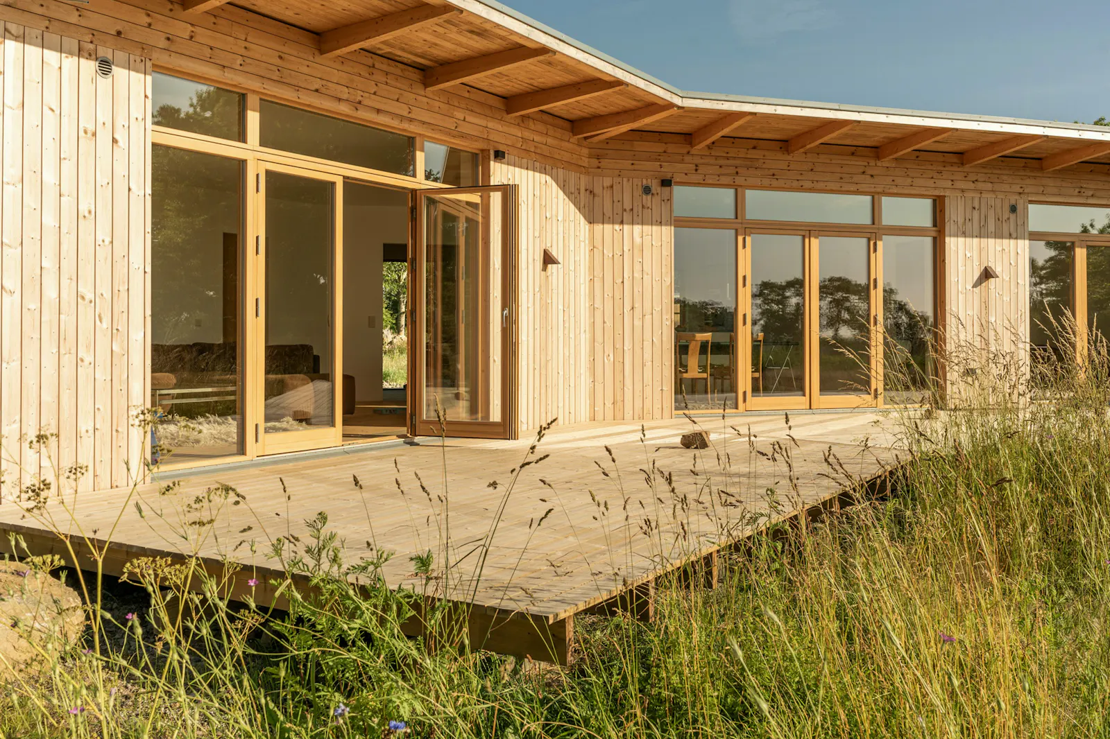 Arkitektritat hus på äng i Torekov – bild 20 av 24