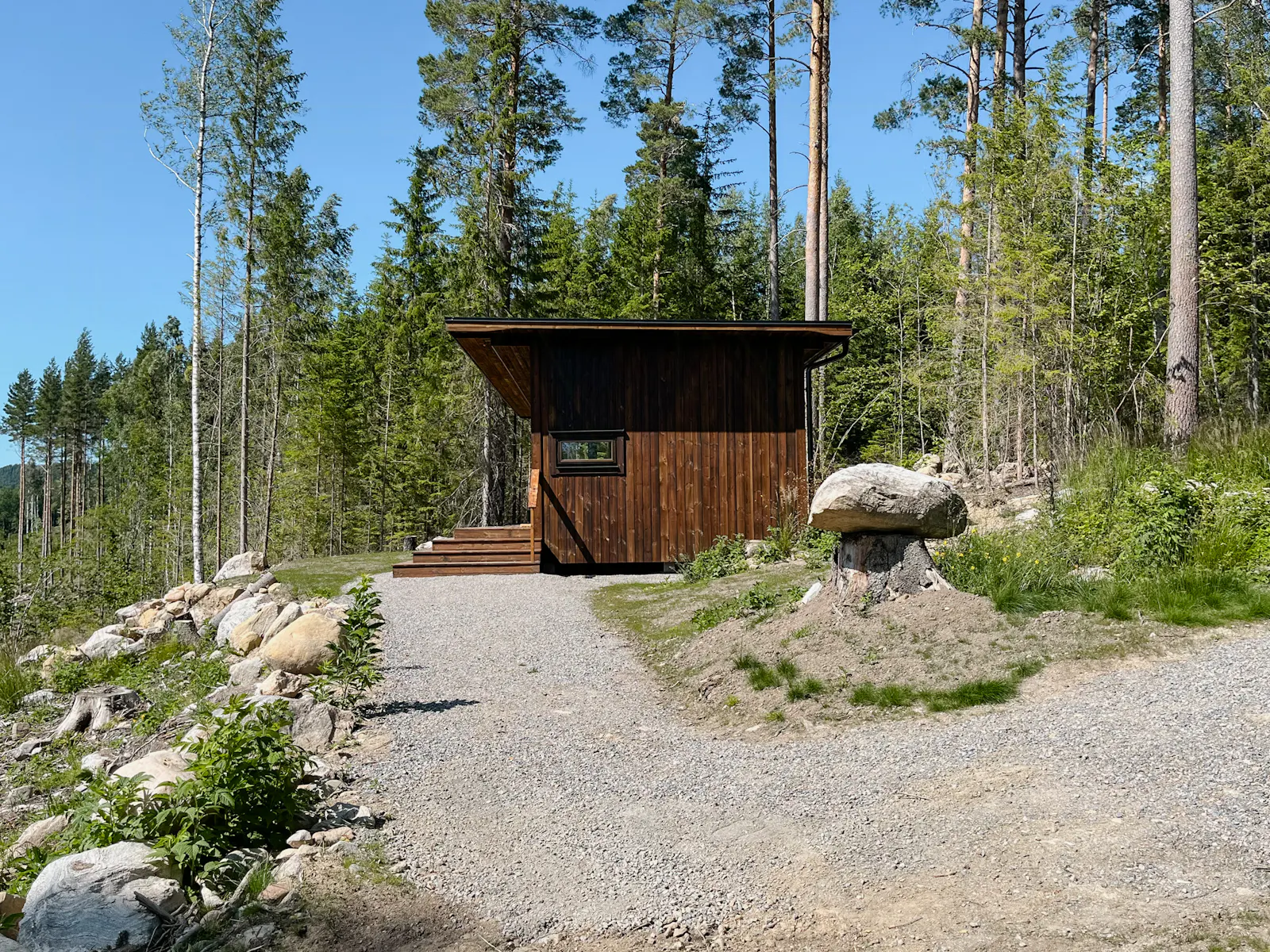 Sjöstuga med utsikt över Arvikafjorden – bild 3 av 24