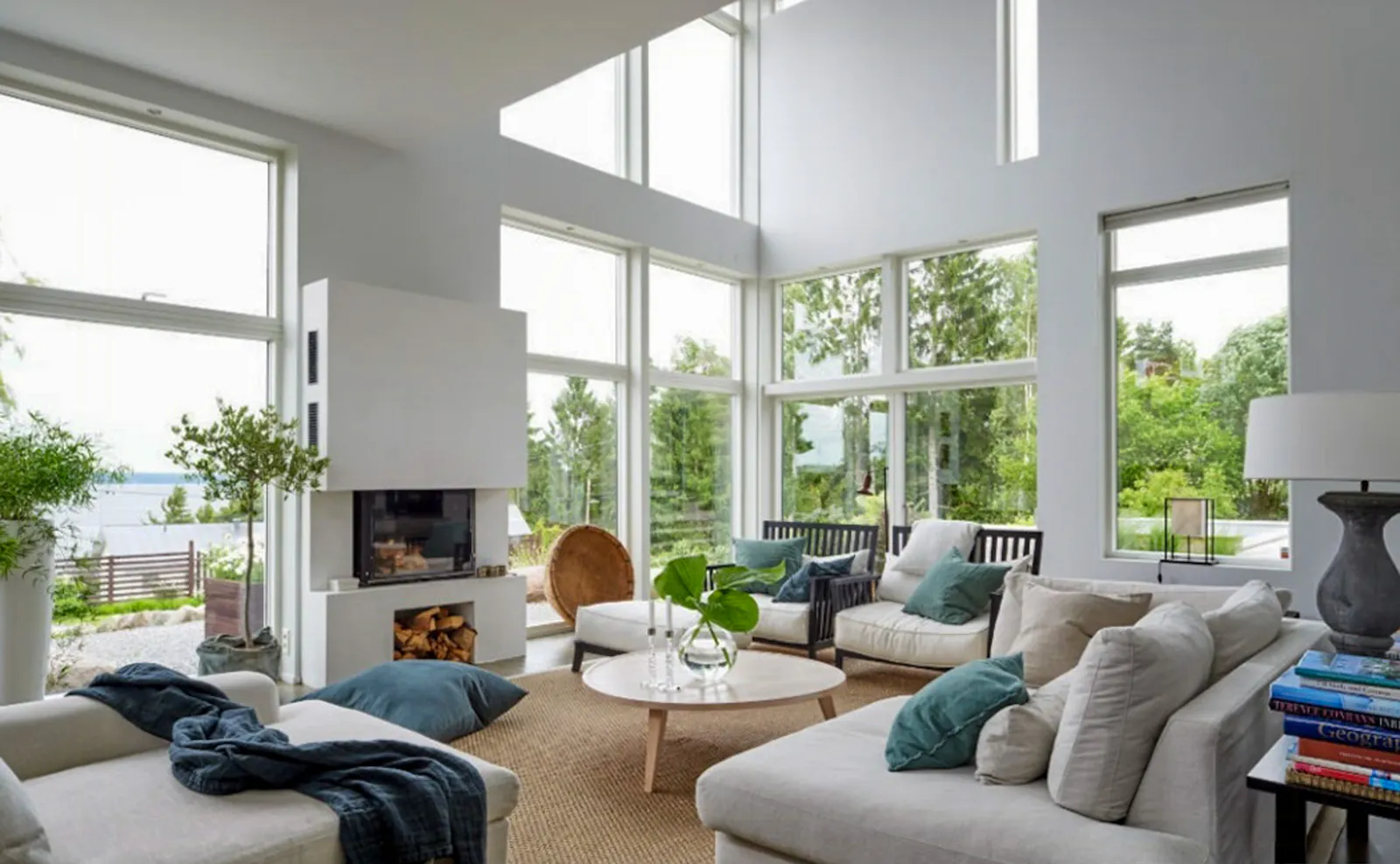 Skärgårdsvilla med pool nära Vaxholm – bild 2 av 20