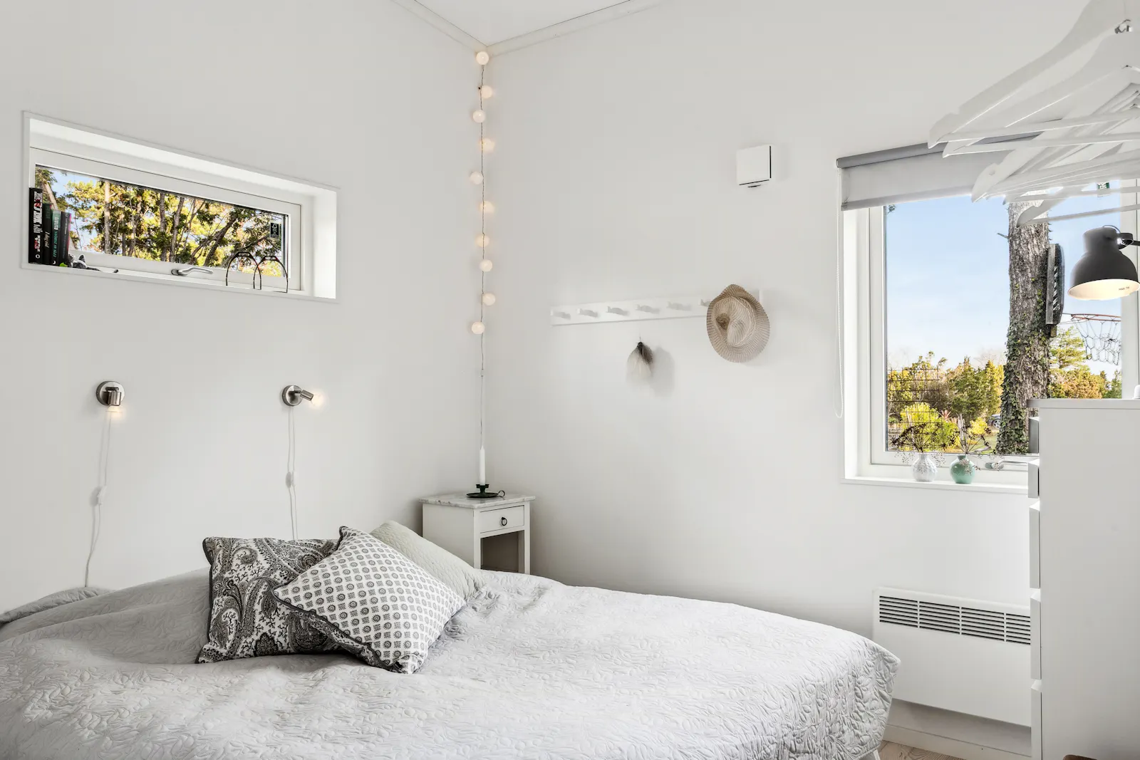 Arkitektritat hus i Fröjel nära stranden – bild 20 av 24
