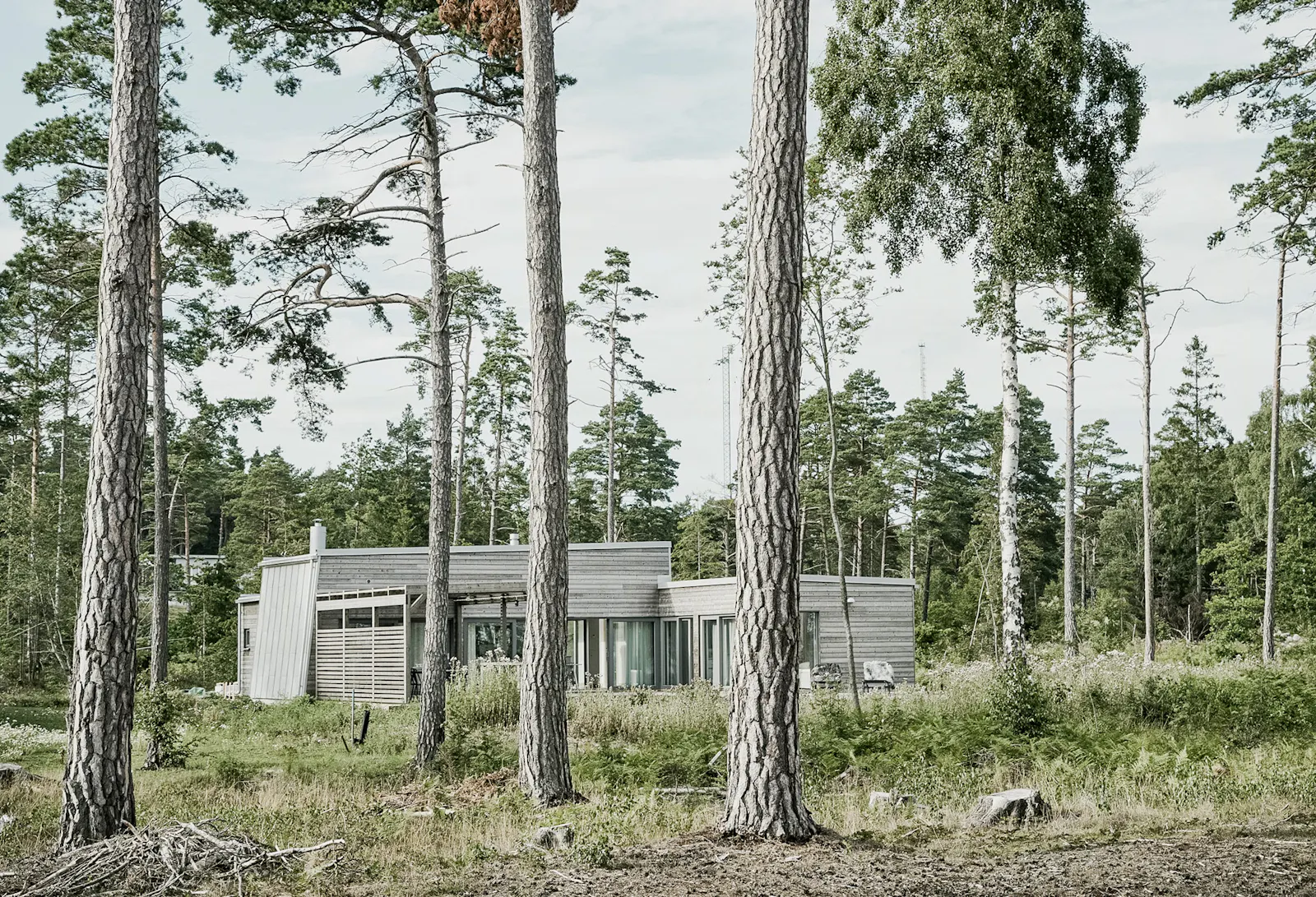 Arkitektritat hus med havsutsikt i Ljugarn – bild 20 av 24