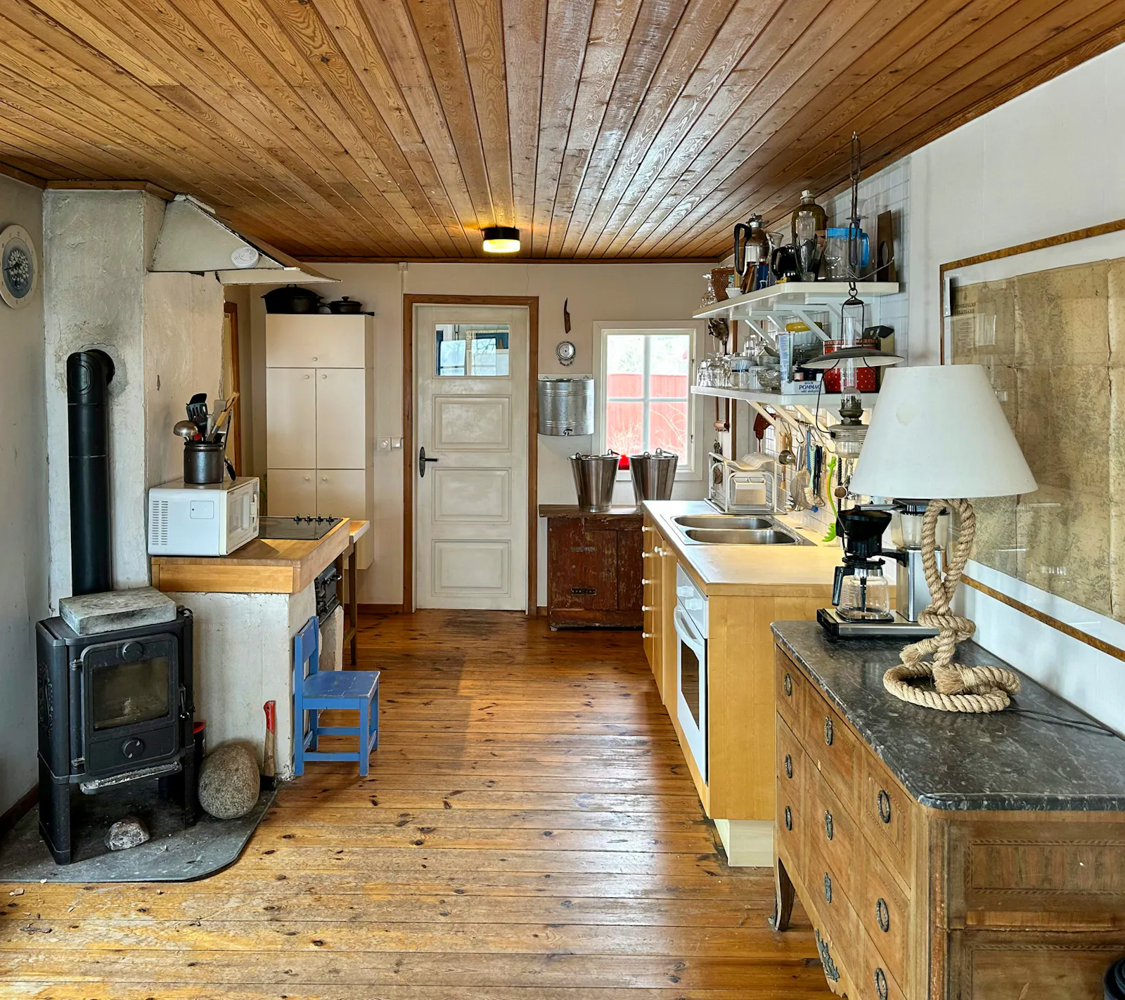 Skärgårdsgård med strand vid Tjocköfjärden – bild 4 av 24