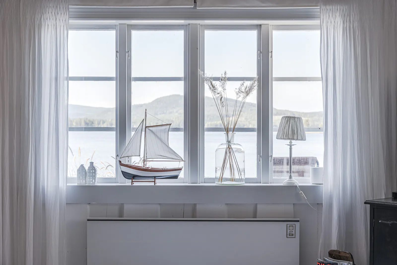 Lantlig stuga med panoramautsikt över Hansesjön – bild 11 av 24