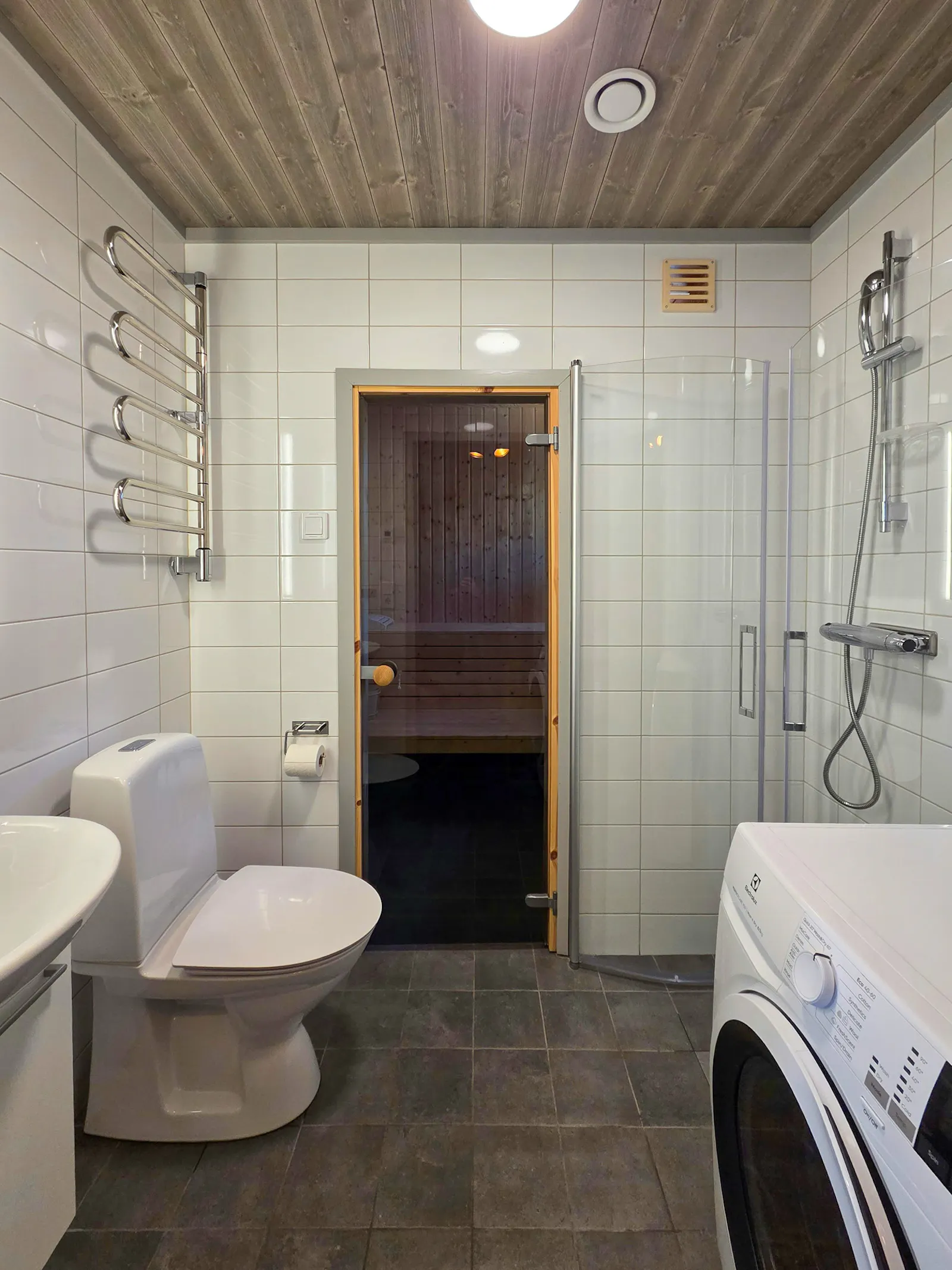 Modern fjällstuga med bastu nära Klövsjö – bild 15 av 24