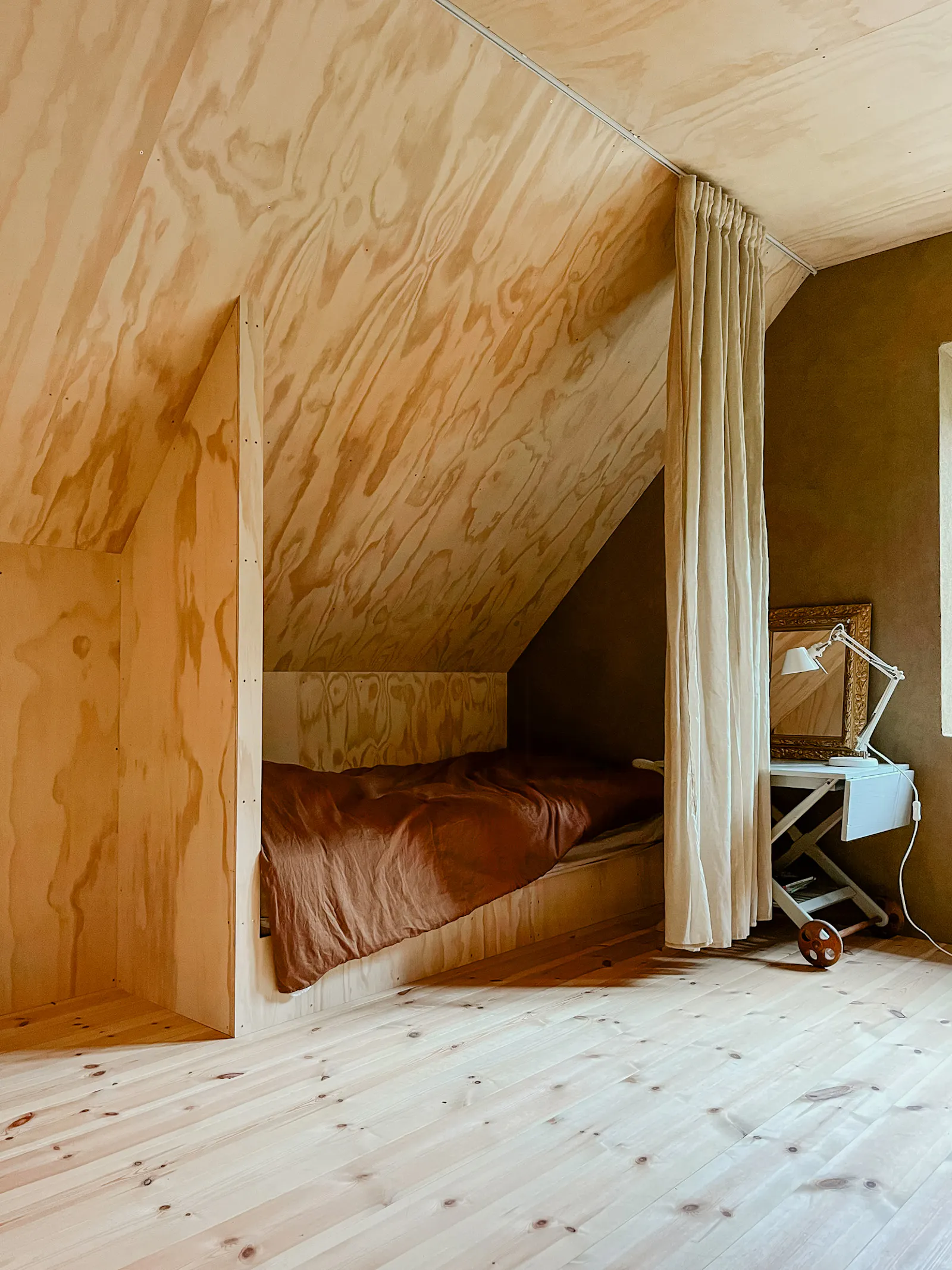 Designat hus med återbrukade detaljer i Österlen – bild 20 av 24