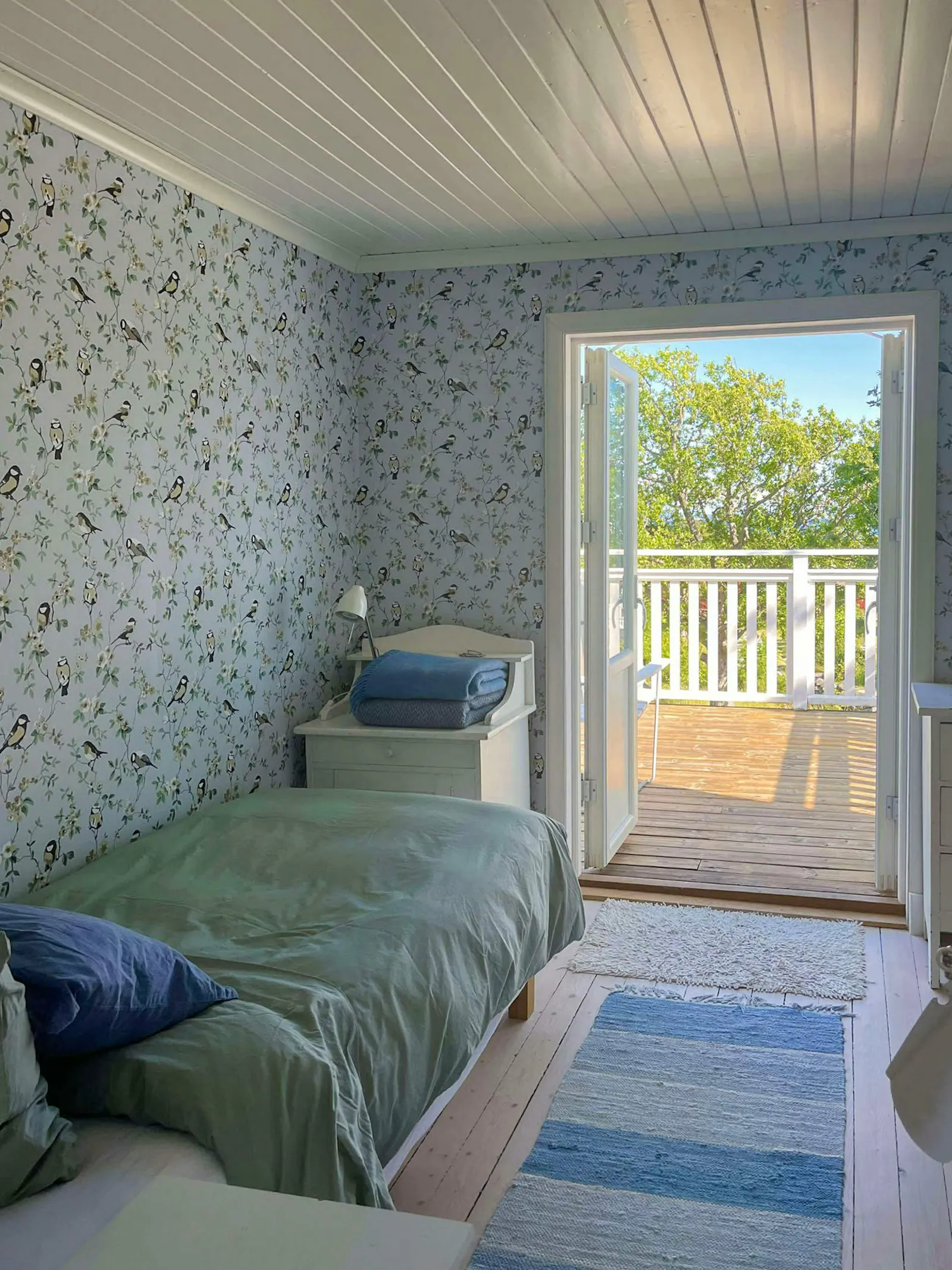 Klassiskt hus i Bohuslän-stil vid Ekenäs hamn på Koster – bild 20 av 24