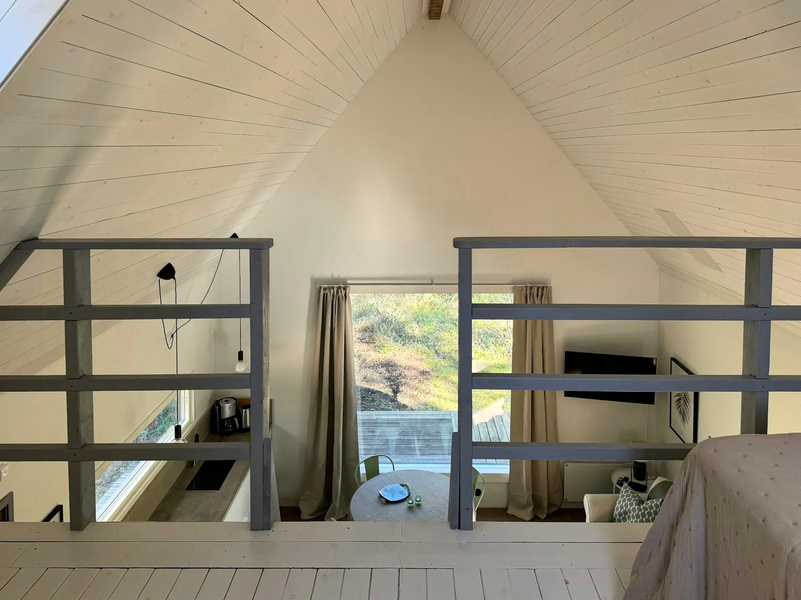 Nybyggt trähus på Öland med panoramafönster – bild 8 av 23