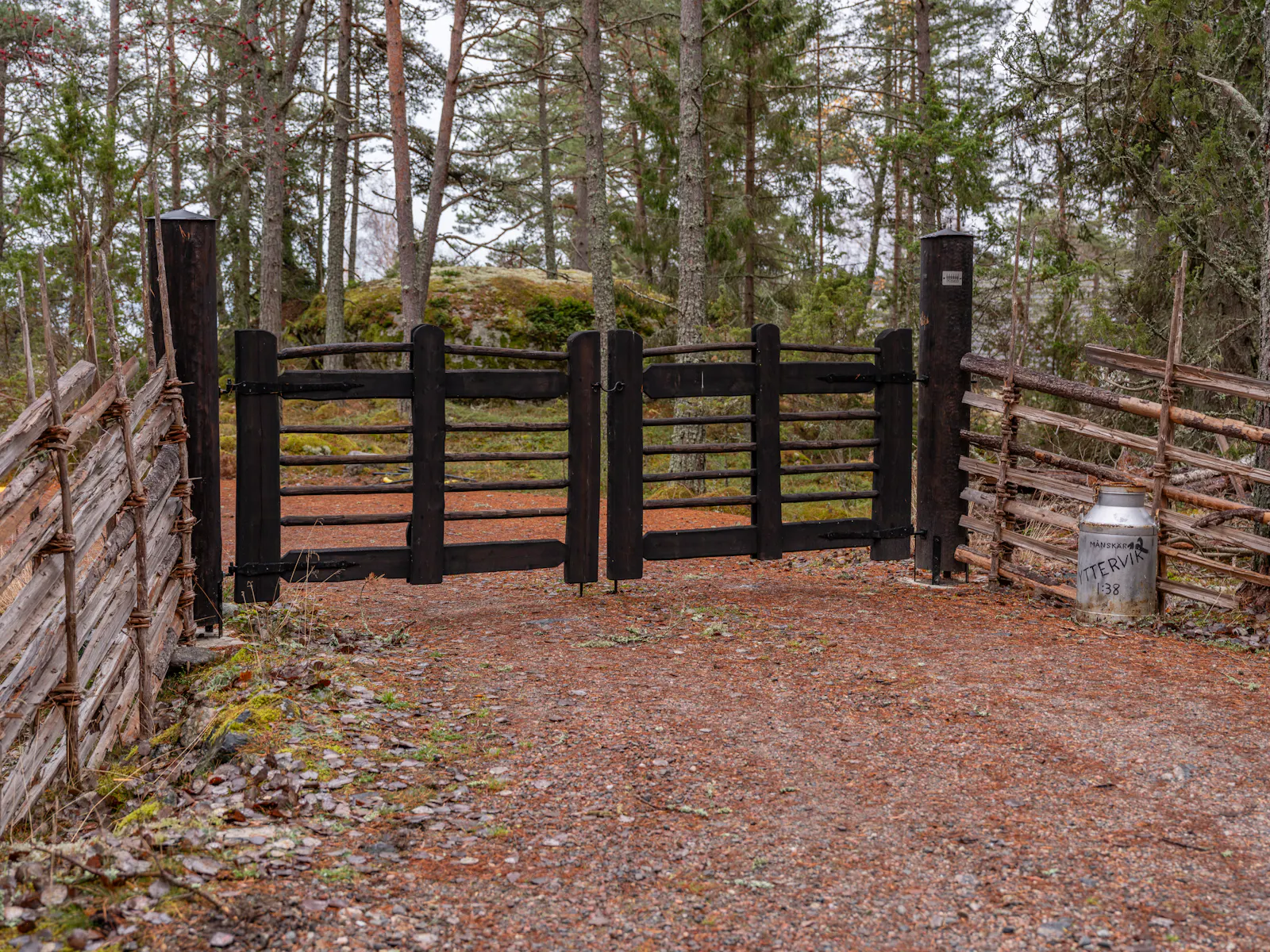 Hus med bastu och brygga vid fjorden nära Trosa – bild 24 av 24
