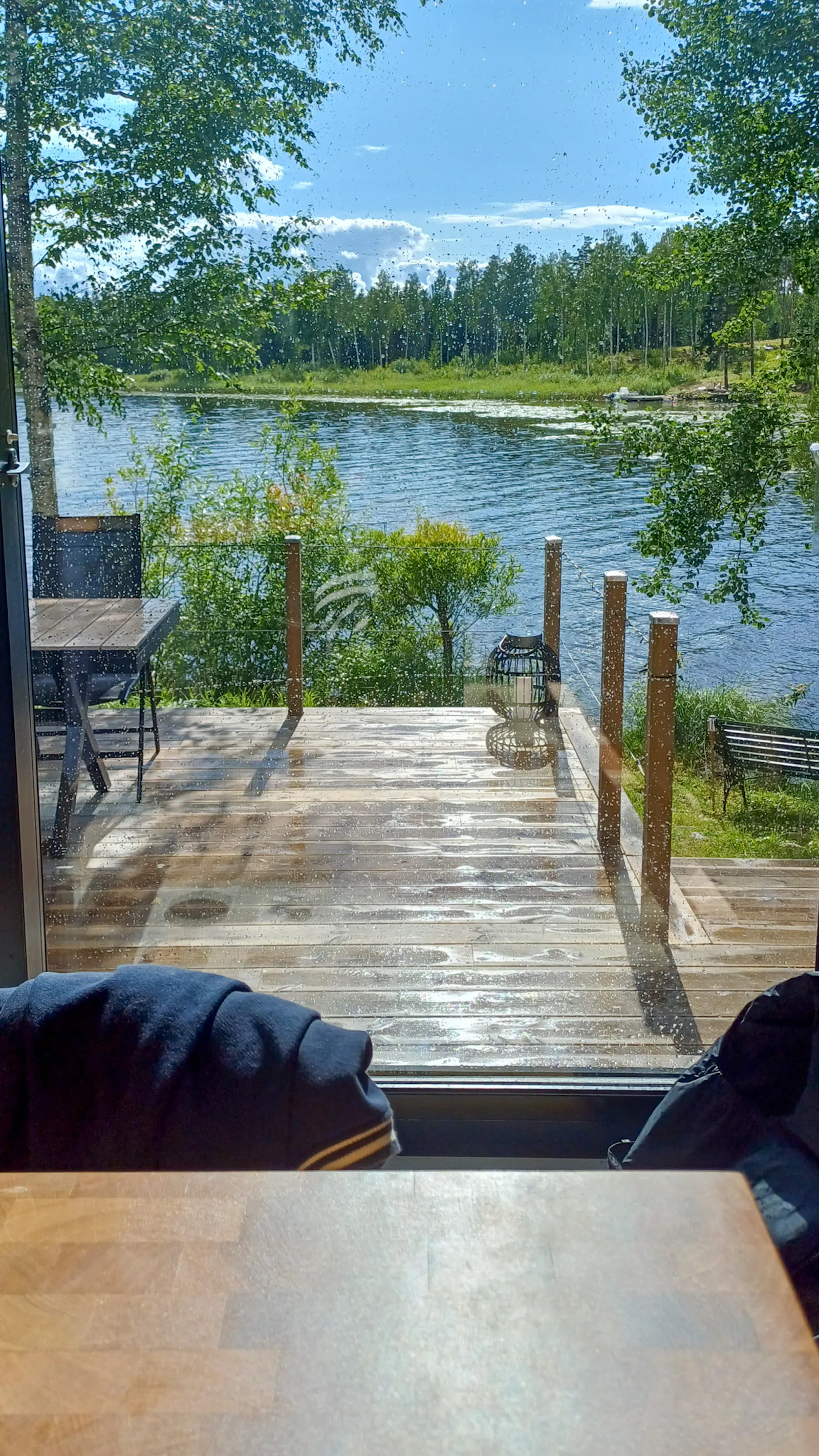Stuga med sjöutsikt och båtliv vid Storsjön – bild 7 av 24