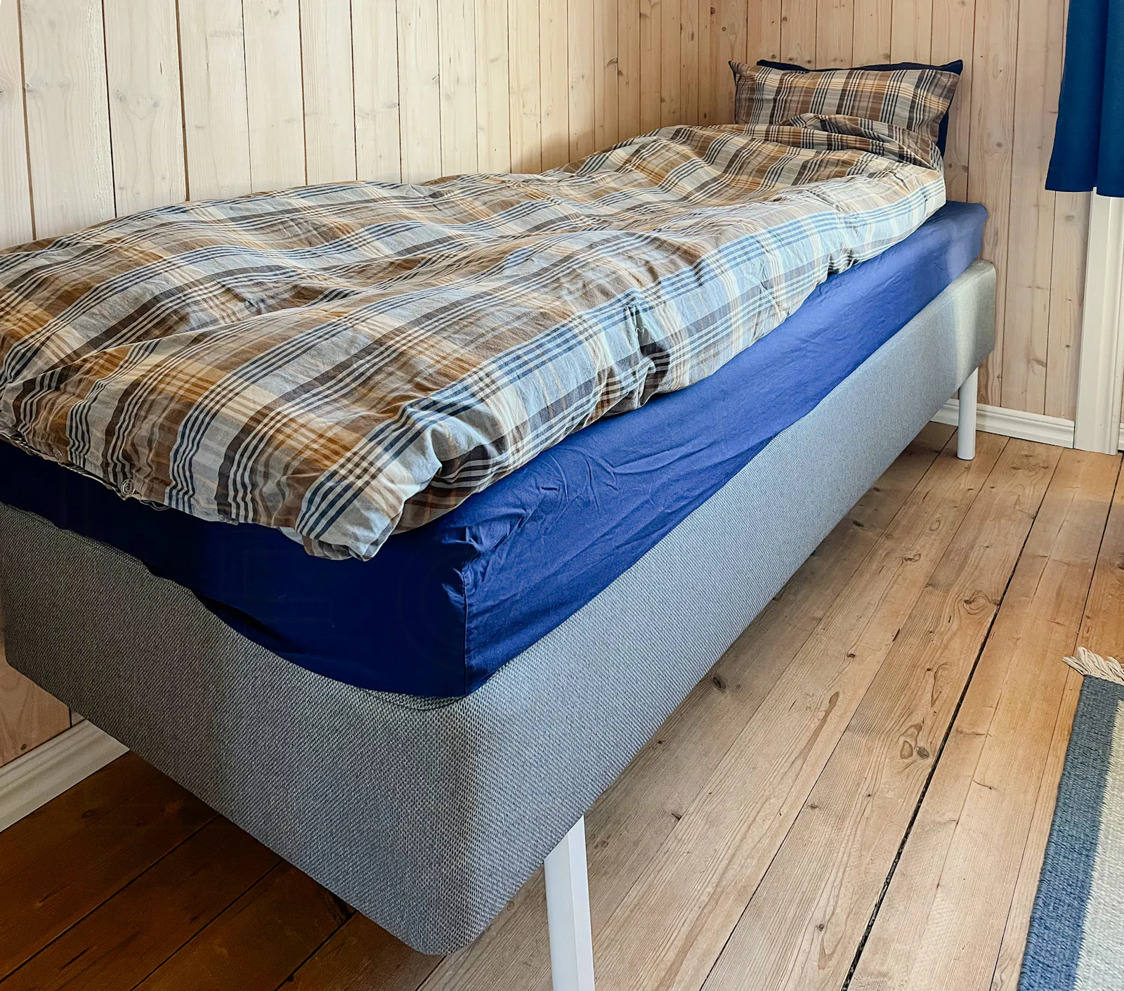 Stuga med glasveranda och vedugn i Kvilla – bild 14 av 21