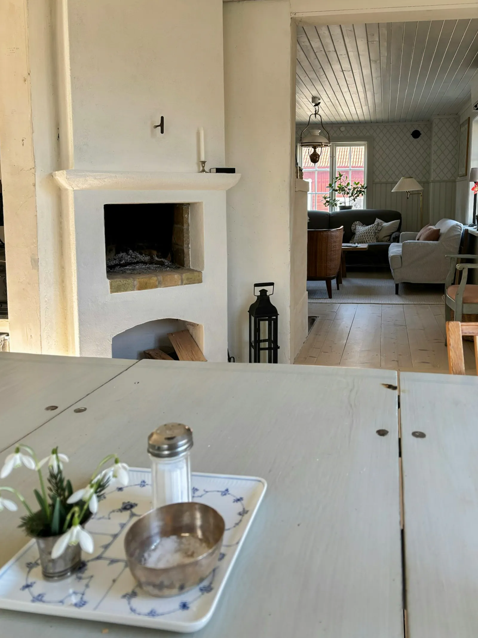 Renoverad villa från 1916 vid sjön i Nykvarn – bild 6 av 24