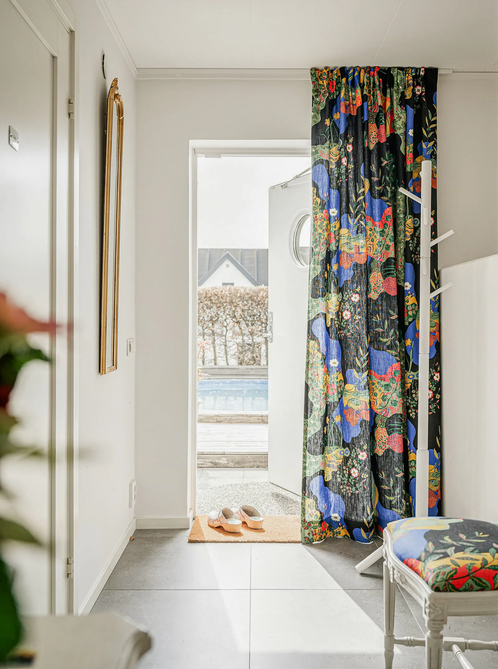Havsnära poolvilla med medelhavskänsla – bild 12 av 24