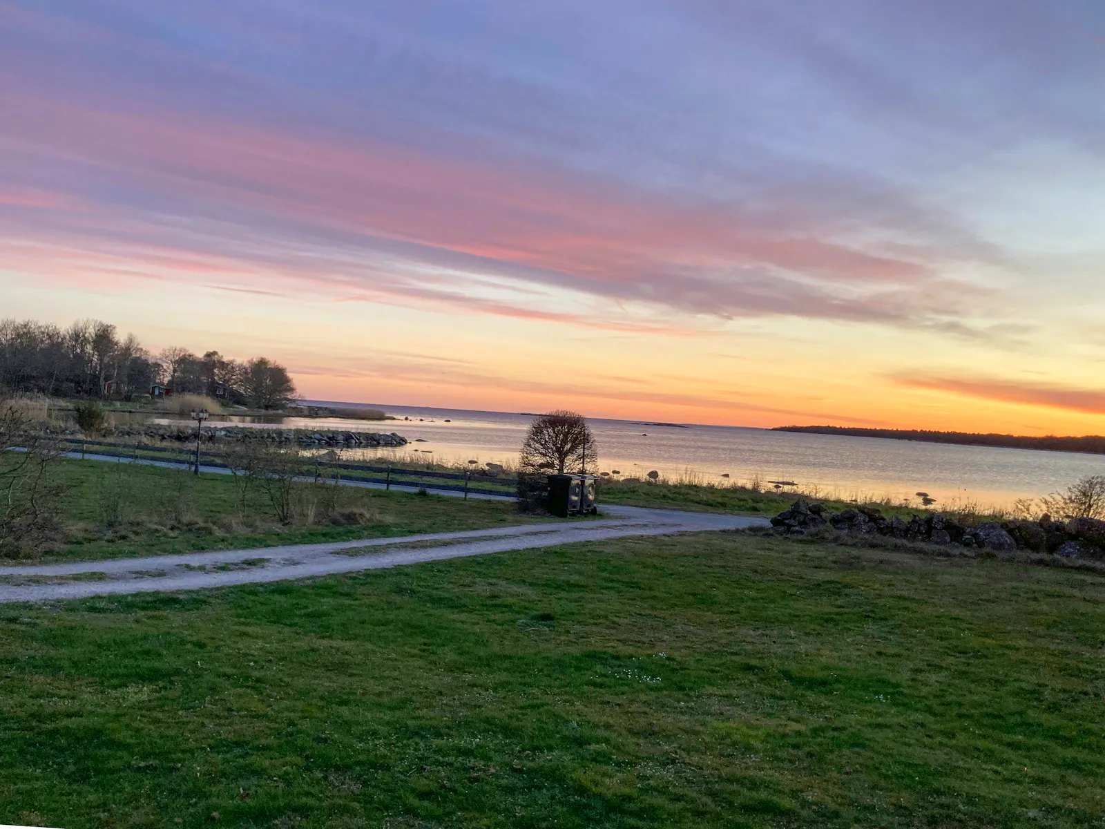 Ljust hus med havsutsikt vid Lindö – bild 21 av 23