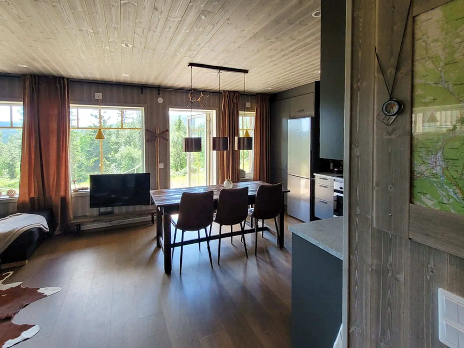 Modern fjälllägenhet med utsikt över Vemdalsskalet – bild 4 av 23