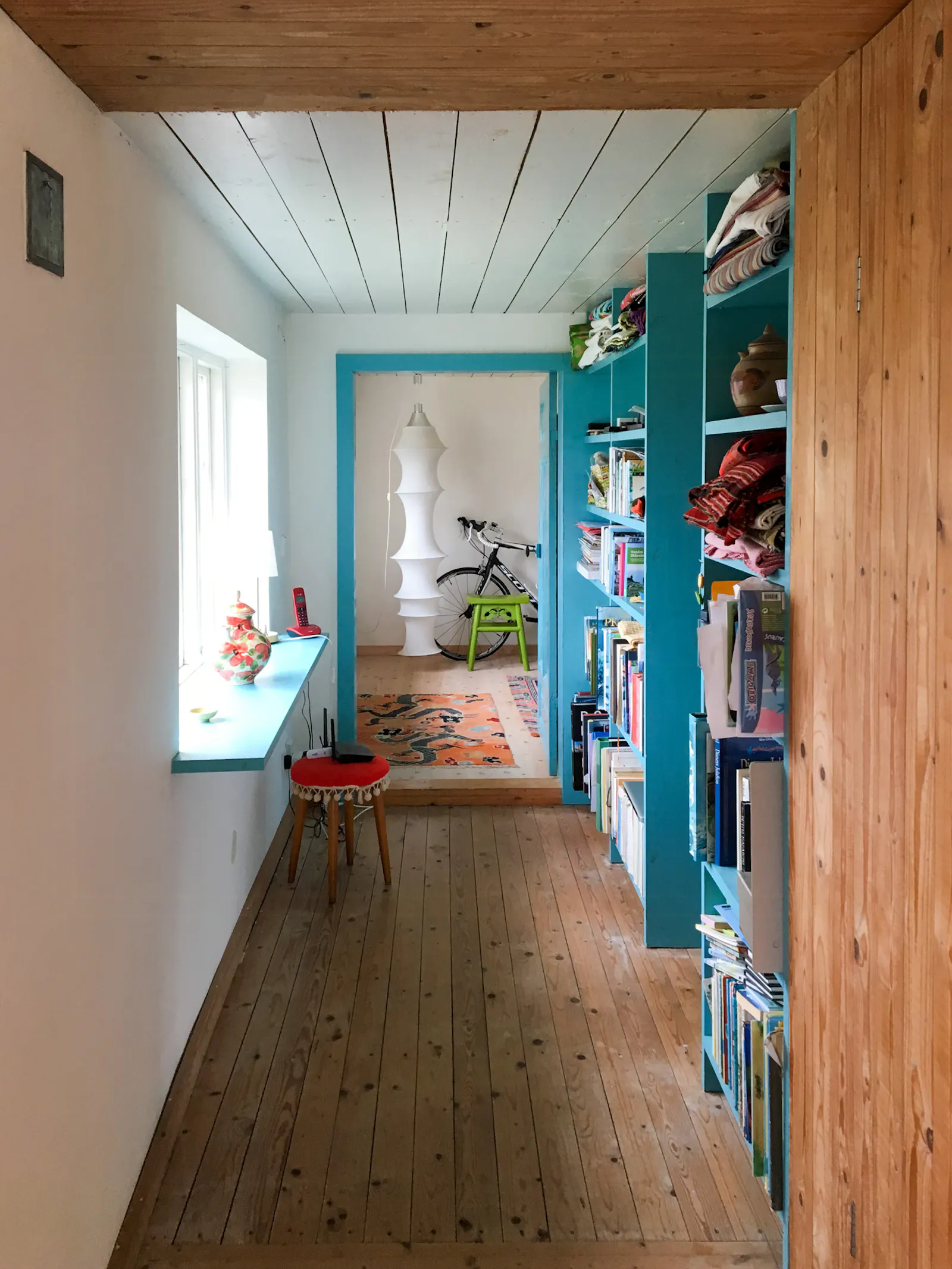 Semesterhus med växthus nära stranden i Mälarhusen – bild 10 av 24
