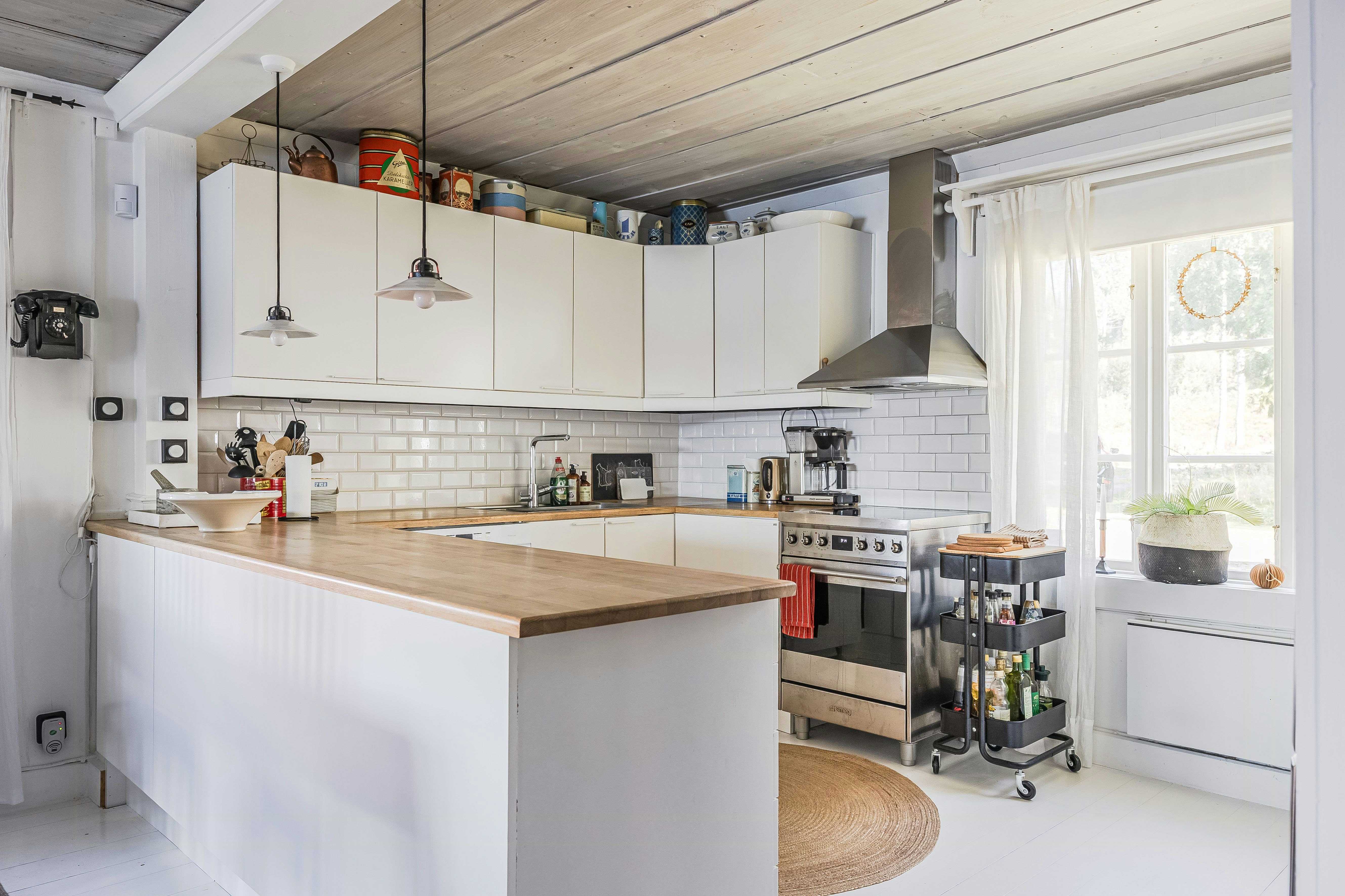 Landlig hytte med panoramautsikt over Hansasjøen, image size:2560x2560