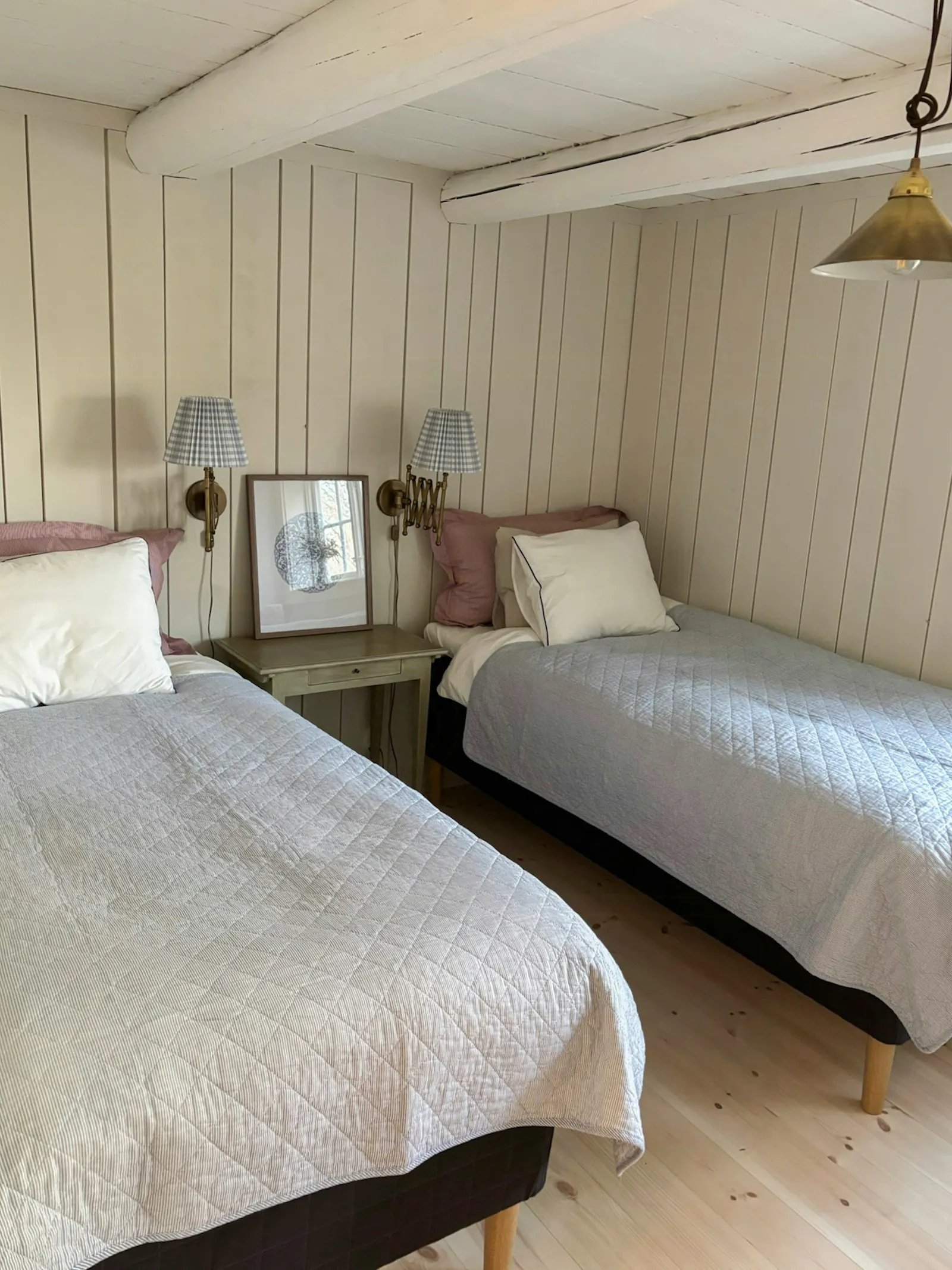 Renoverad villa från 1916 vid sjön i Nykvarn – bild 15 av 24