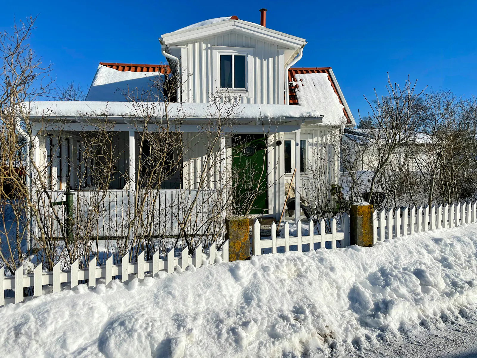 Skärgårdsstuga med gästhus på Sturkö – bild 17 av 19