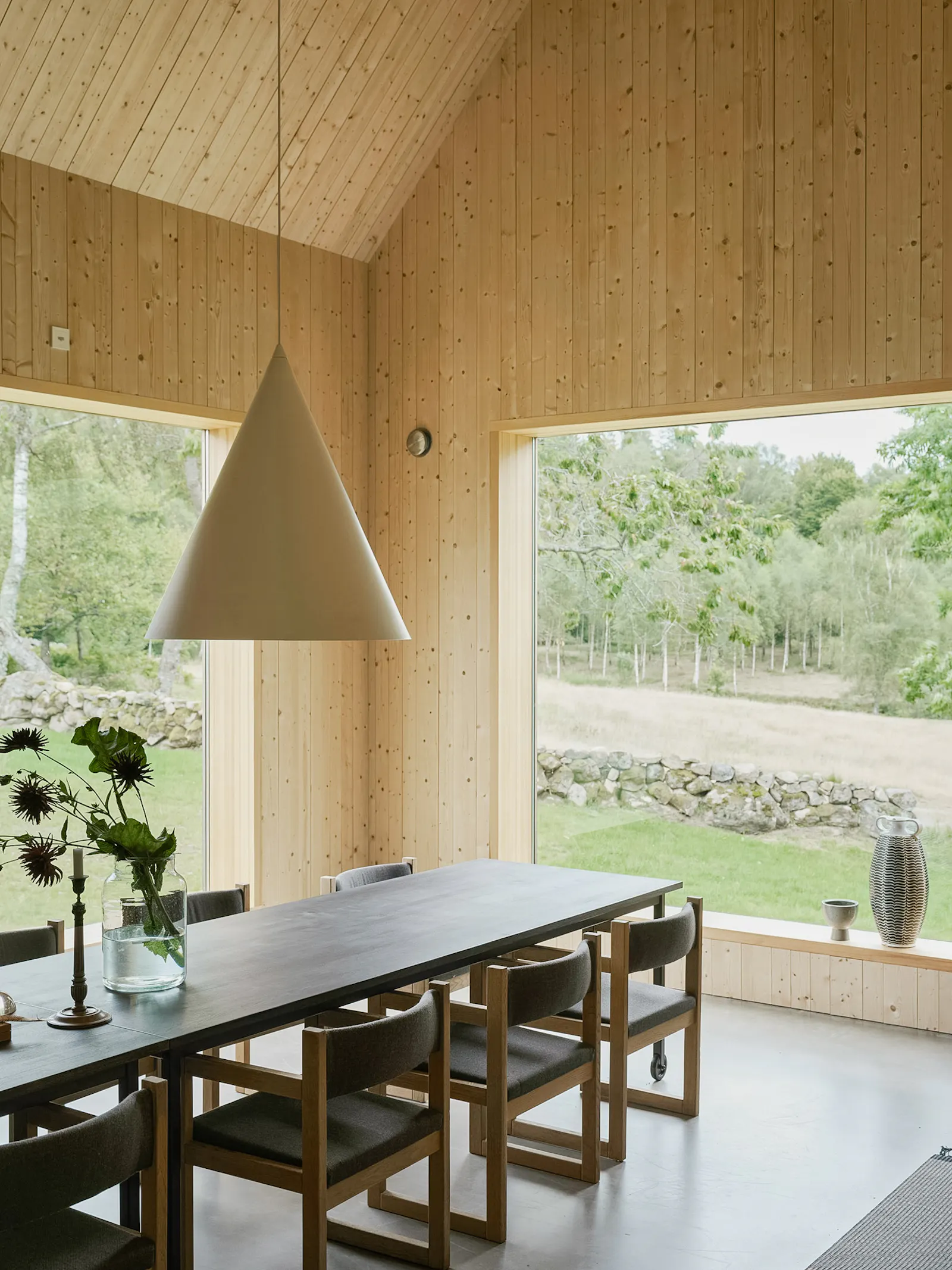 Designergård med bastu vid bäck i Hallands bokskog – bild 2 av 24