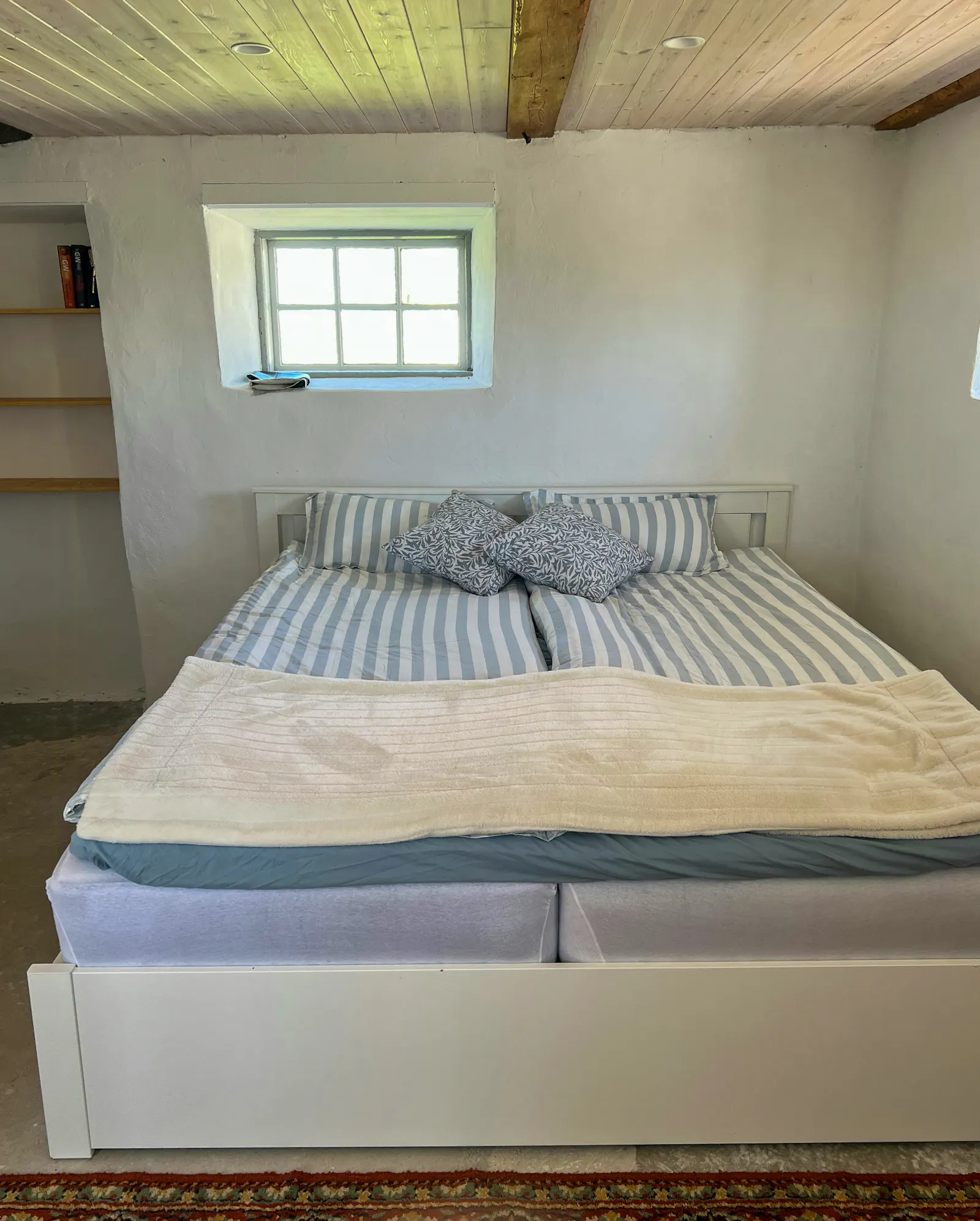 Kalkstenhus nära Hoburgsgubben på Gotland – bild 13 av 24
